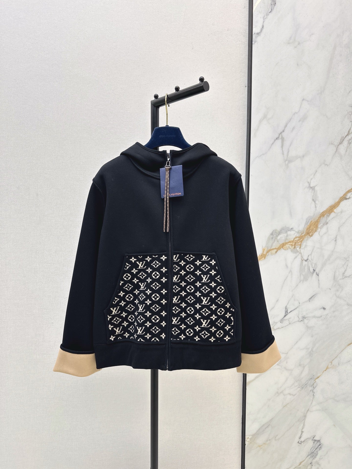 Louis 25fw hooded jacket