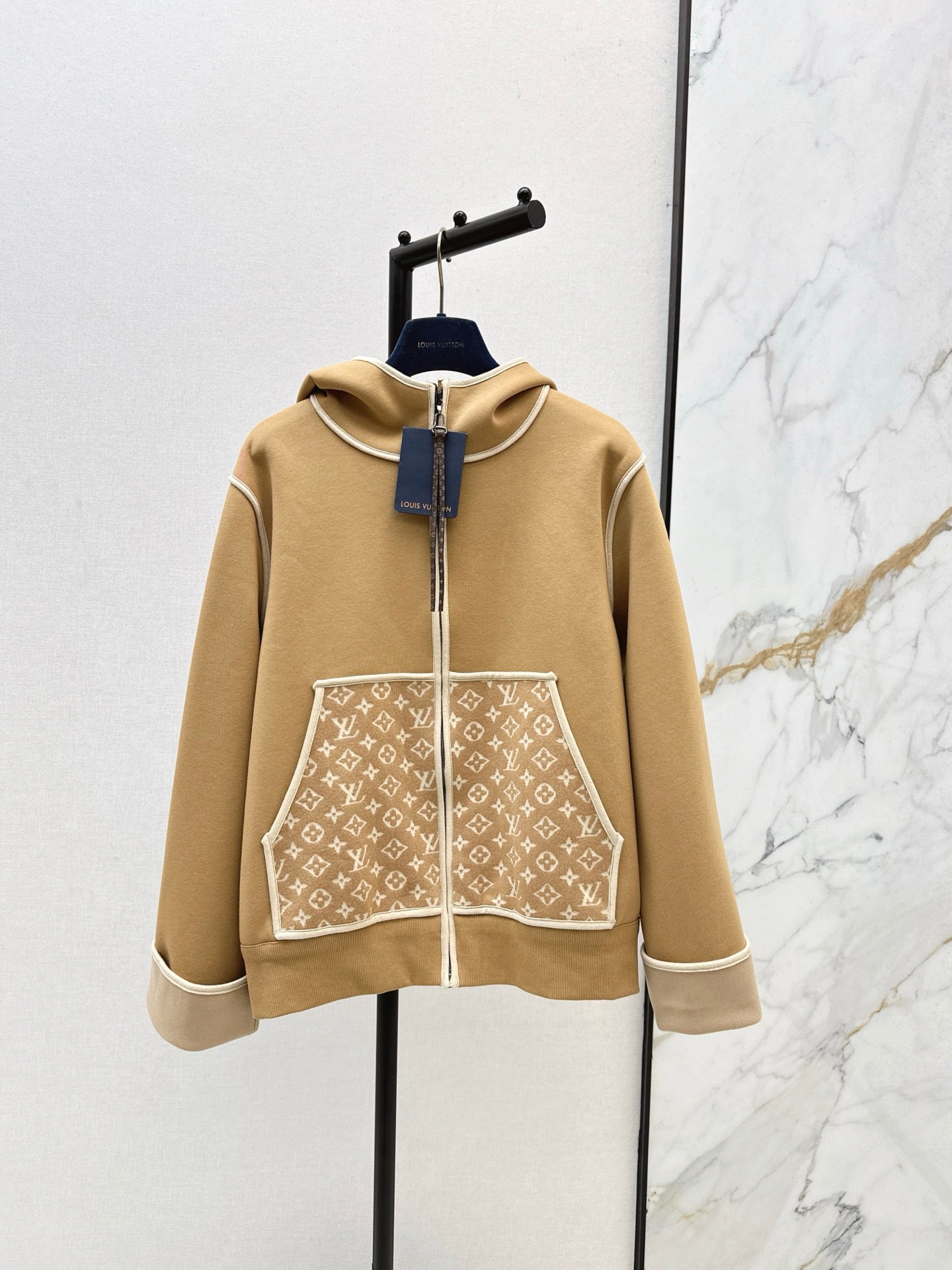 Louis 25fw hooded jacket