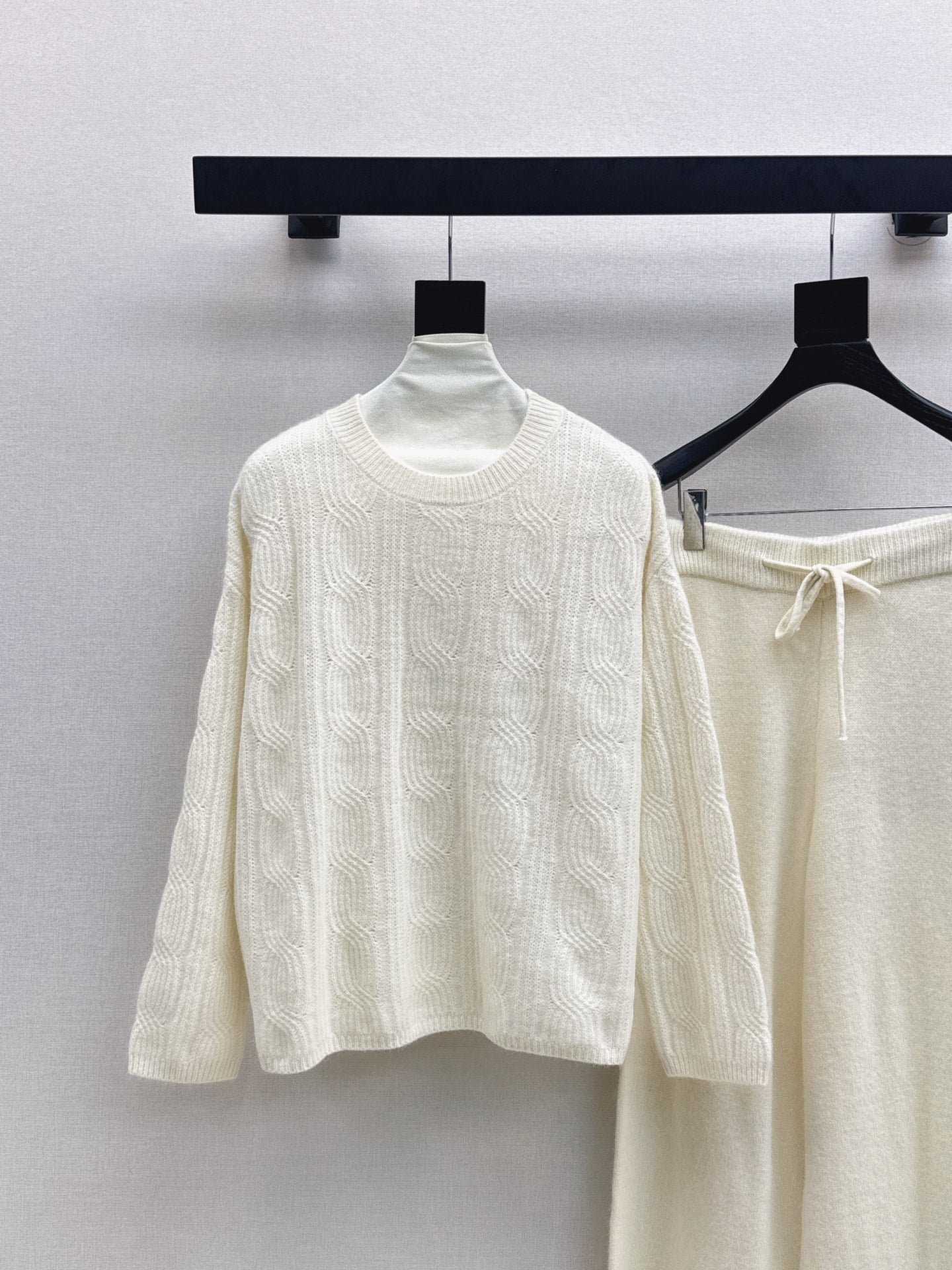 Loro 25fw sweater suit