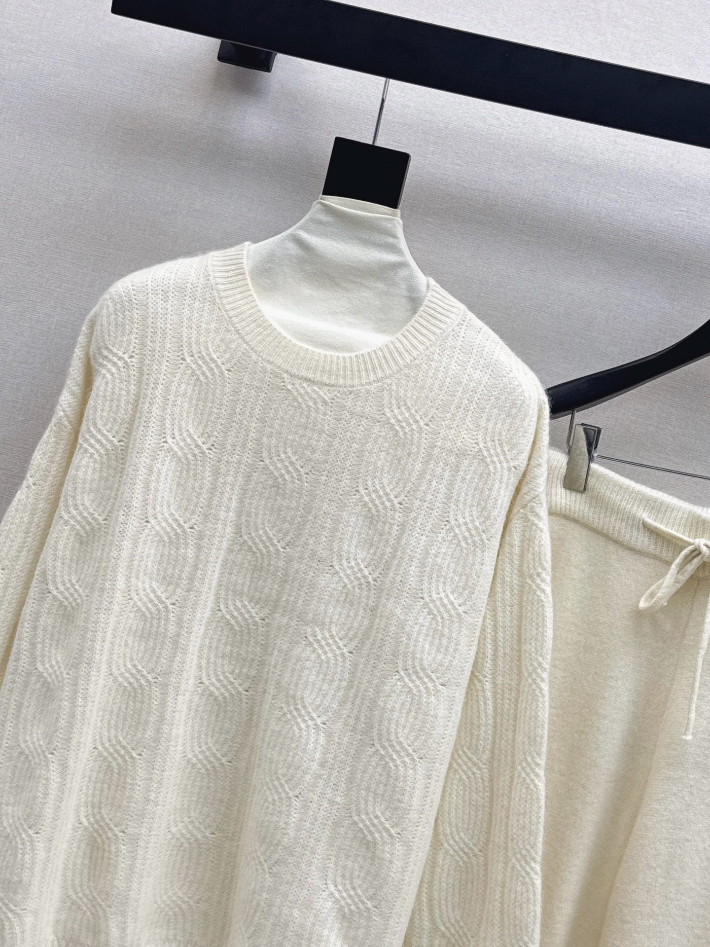 Loro 25fw sweater suit