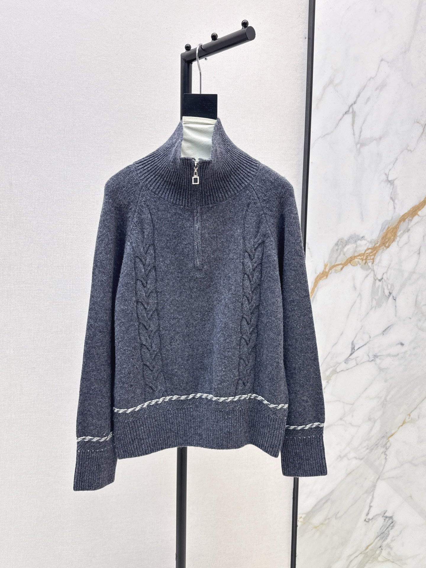 Loro 25fw sweater
