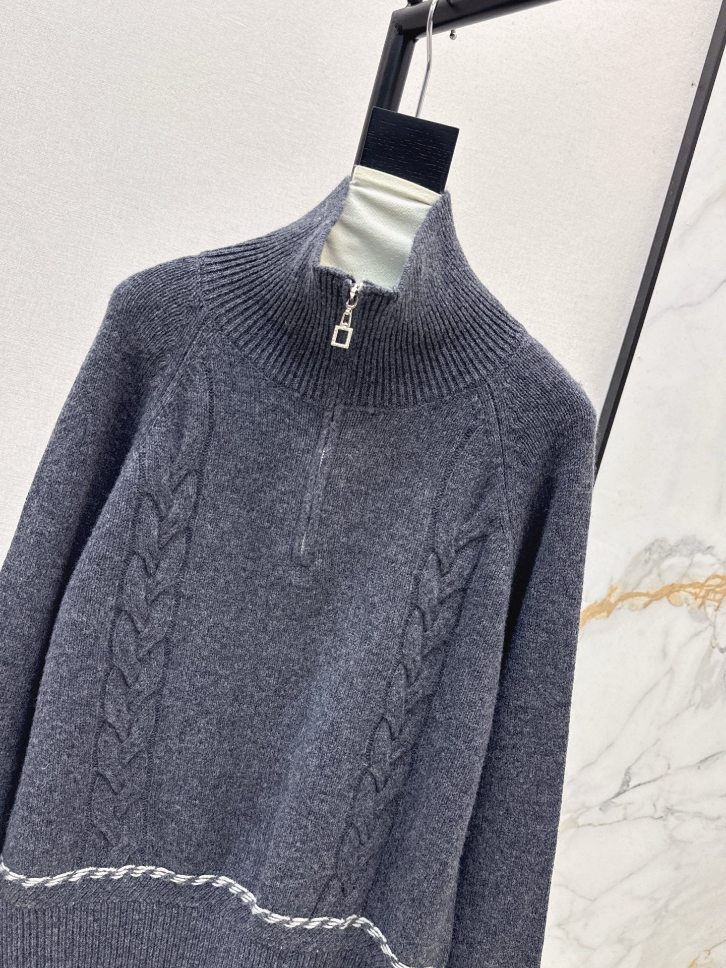 Loro 25fw sweater