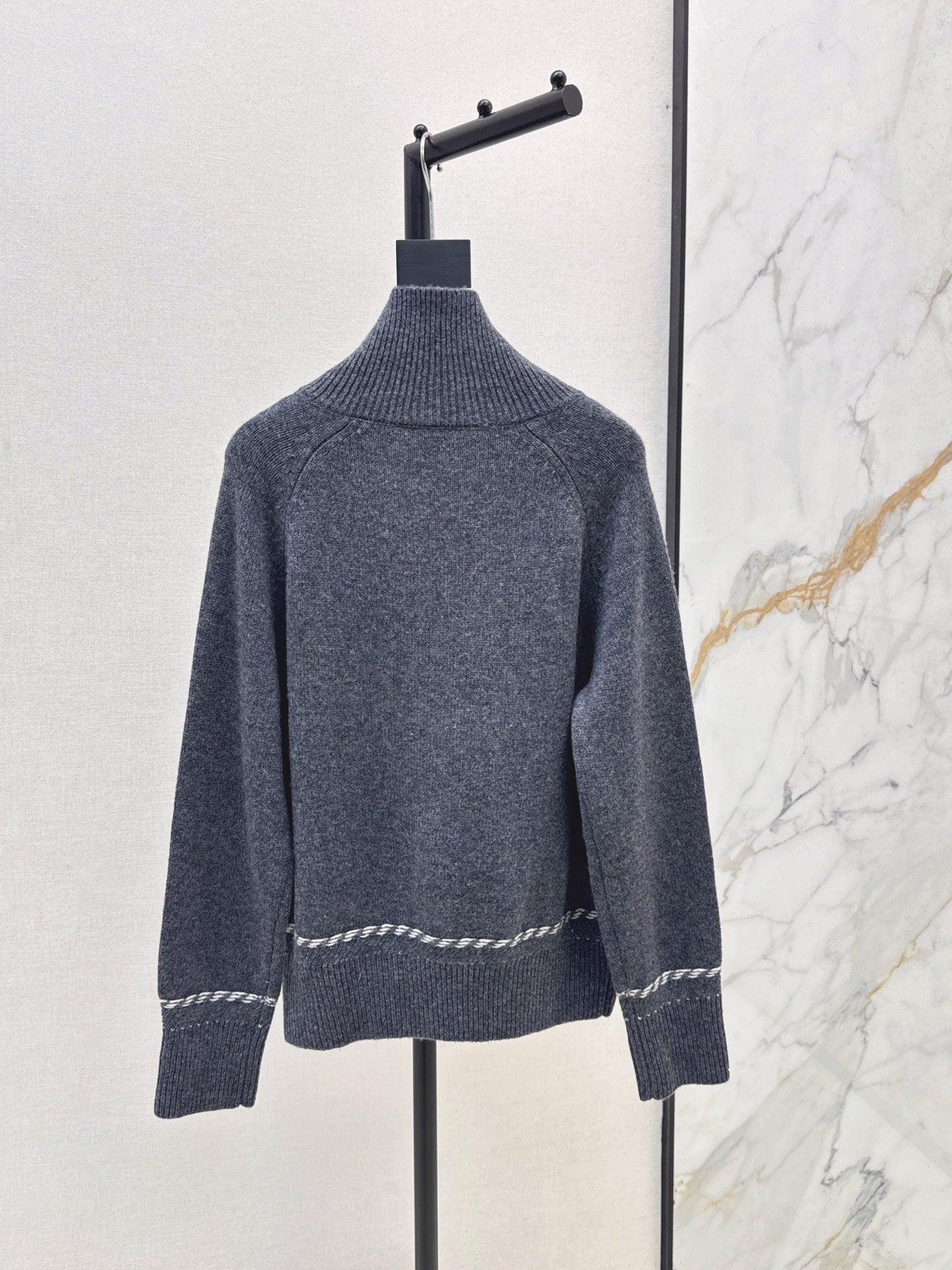 Loro 25fw sweater