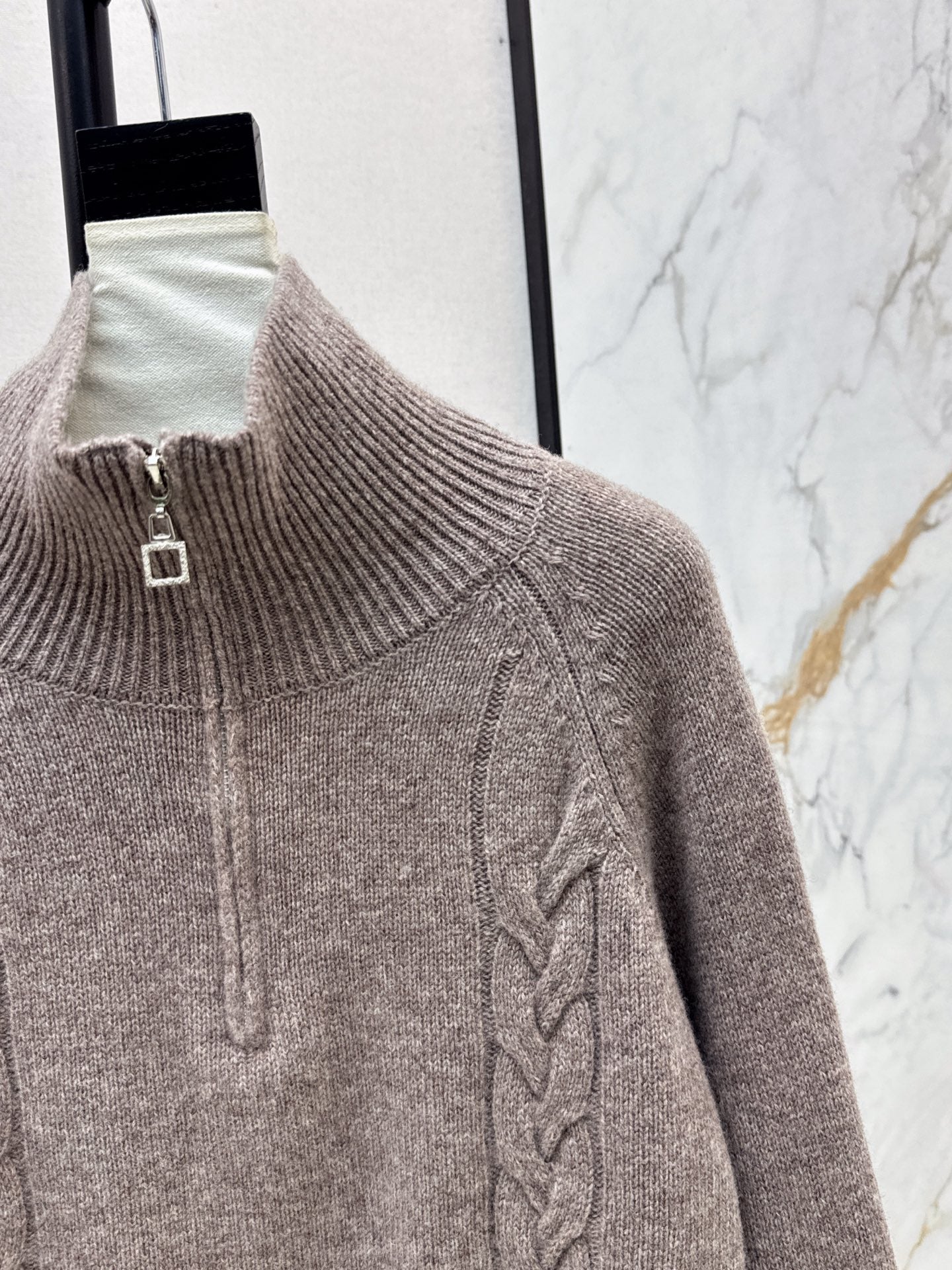 Loro 25fw sweater