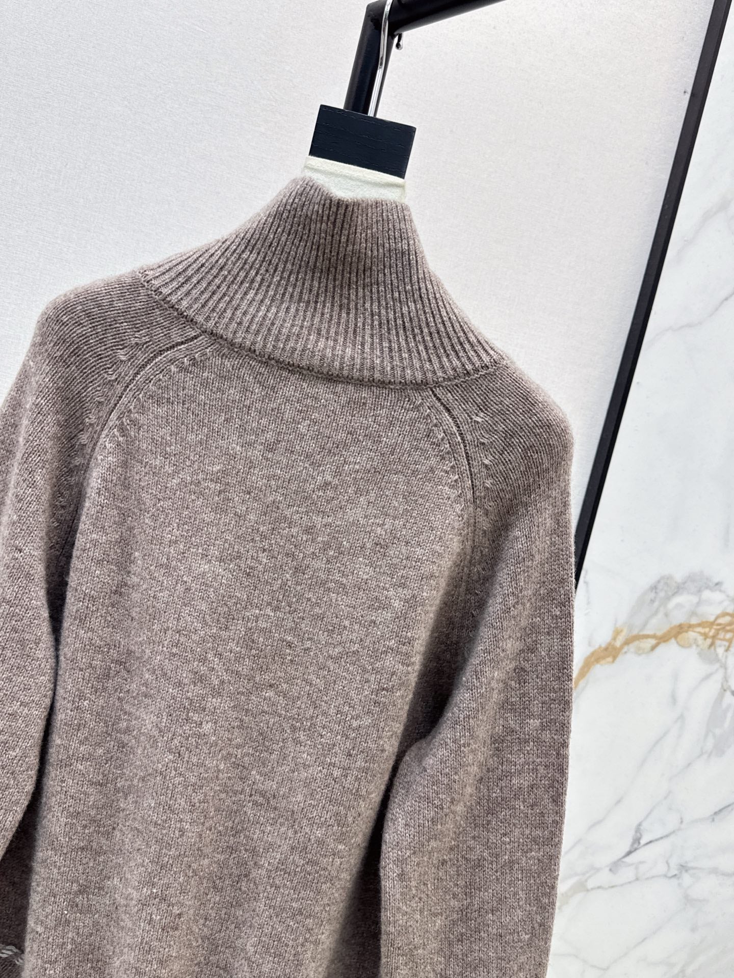 Loro 25fw sweater
