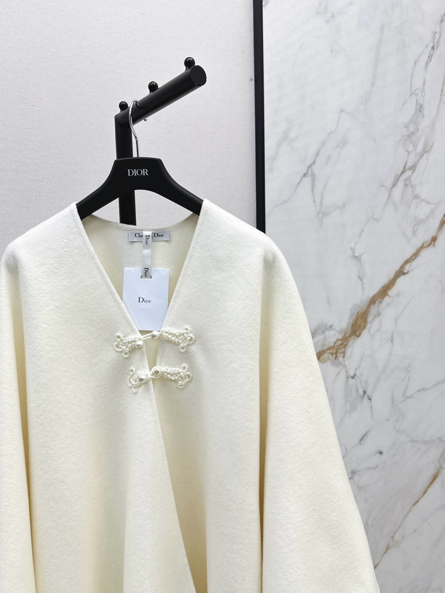 CD 25fw wool cape