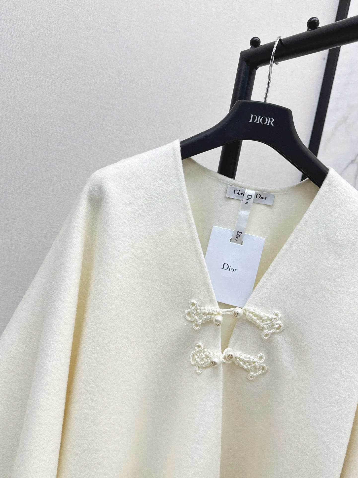 CD 25fw wool cape