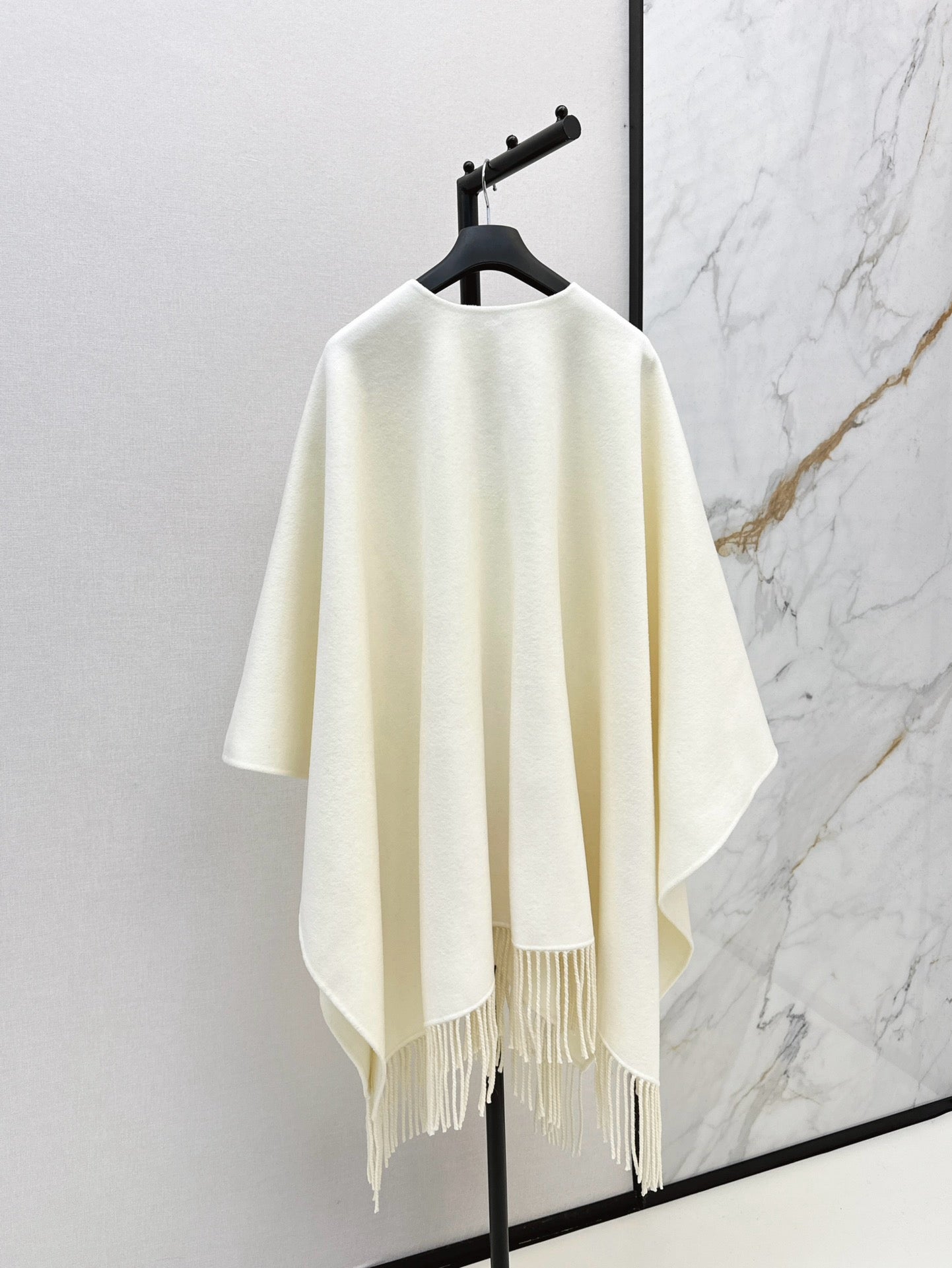 CD 25fw wool cape