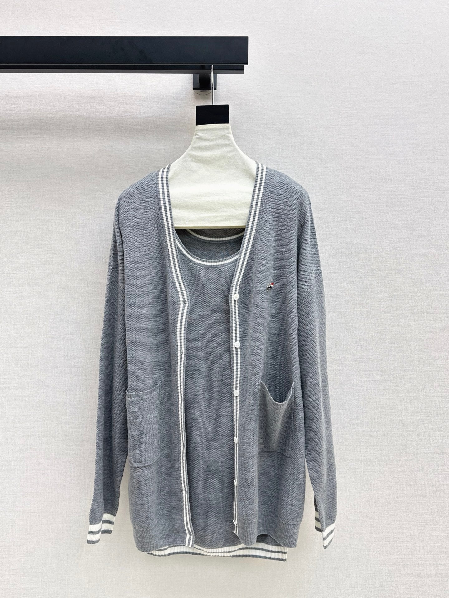 Thom 25fw knitted vest cardigan set