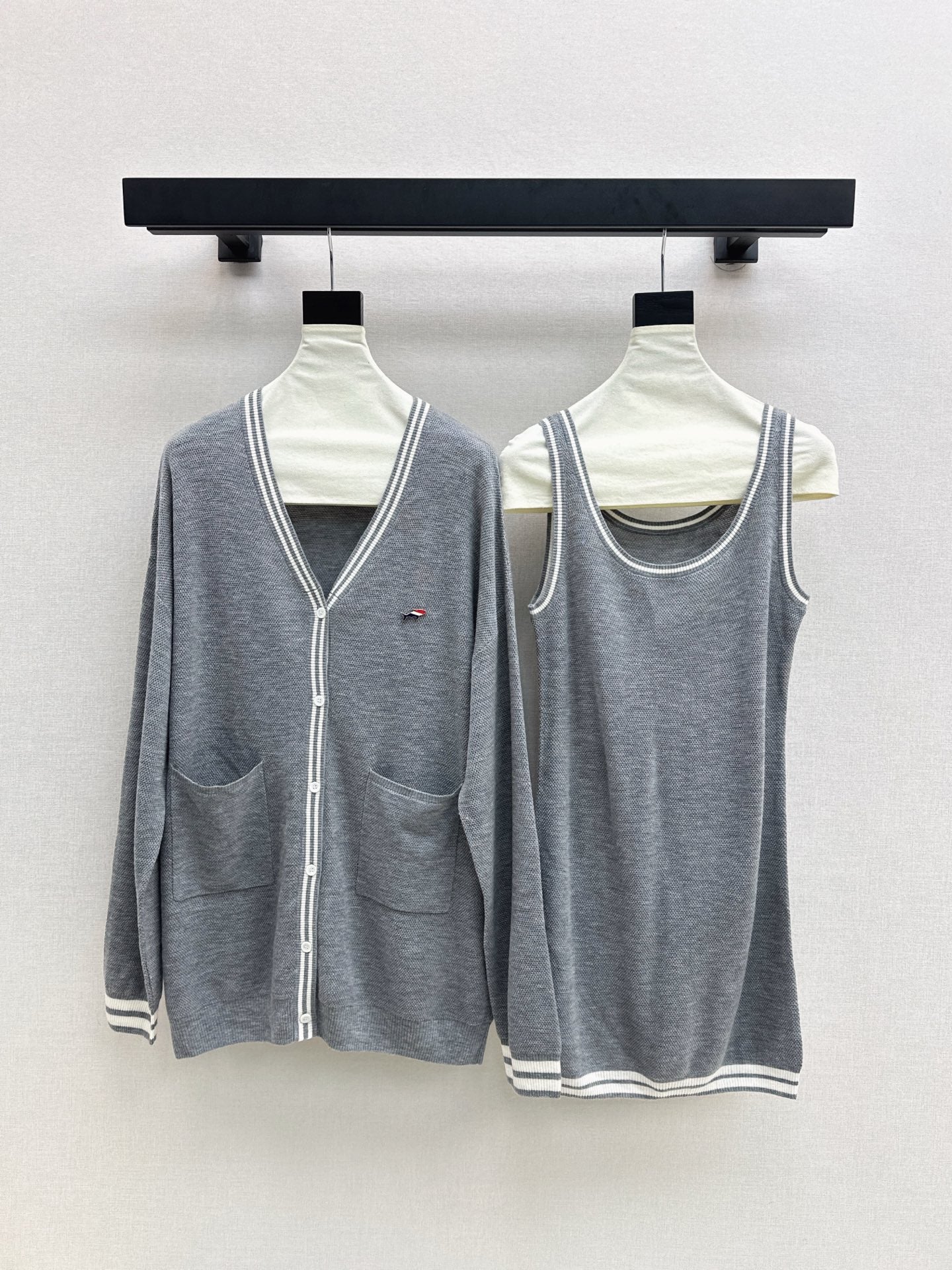 Thom 25fw knitted vest cardigan set