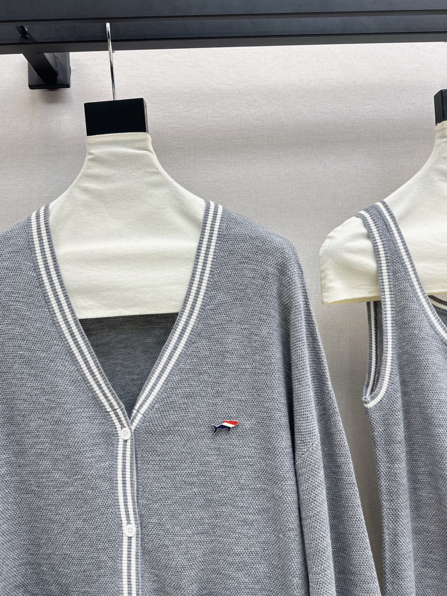 Thom 25fw knitted vest cardigan set