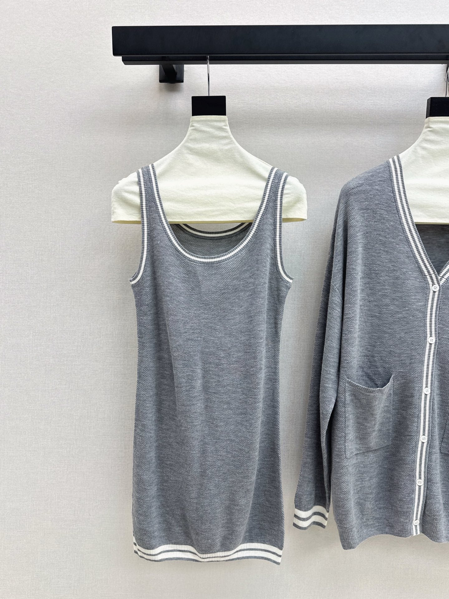Thom 25fw knitted vest cardigan set