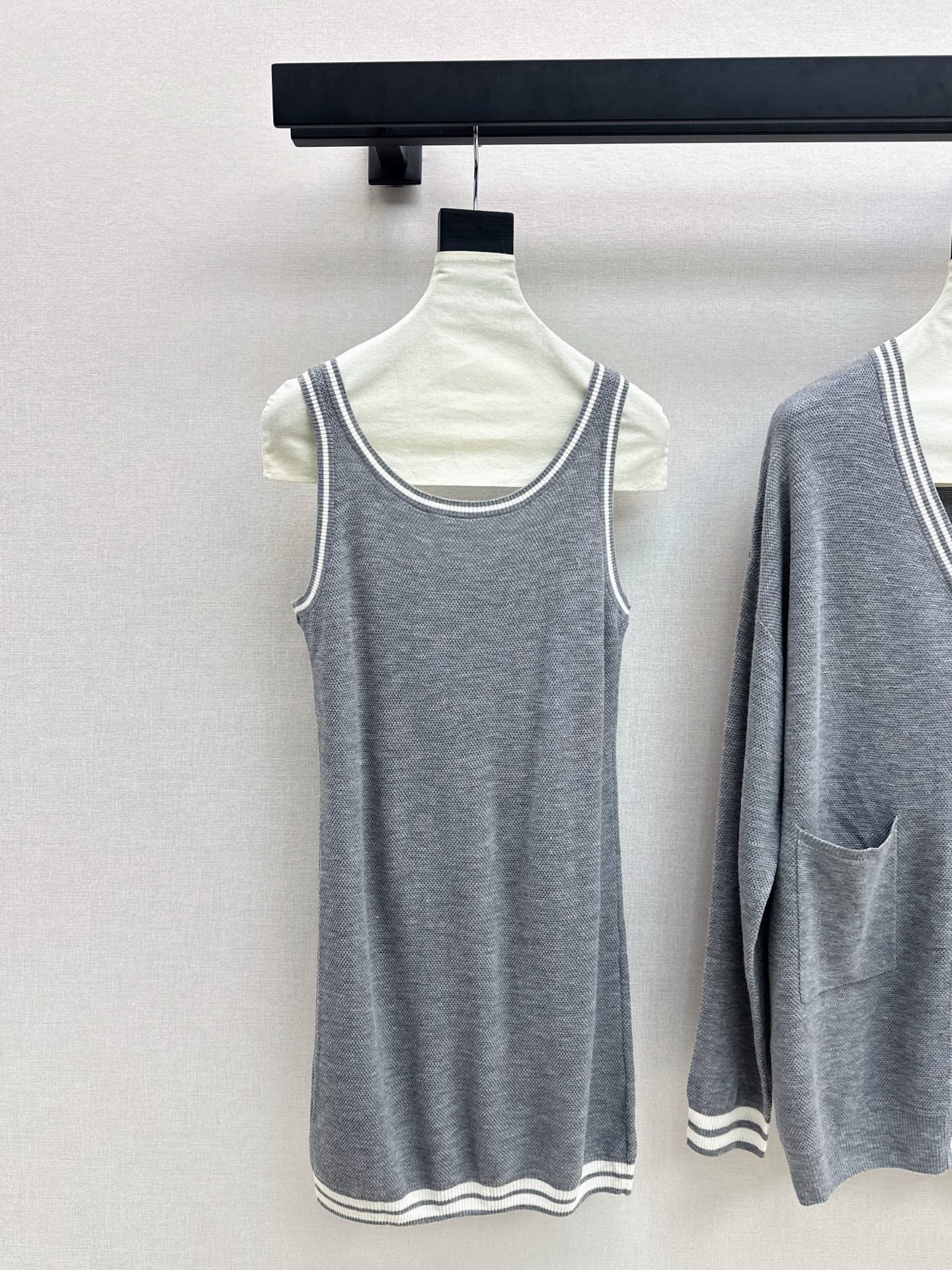 Thom 25fw knitted vest cardigan set