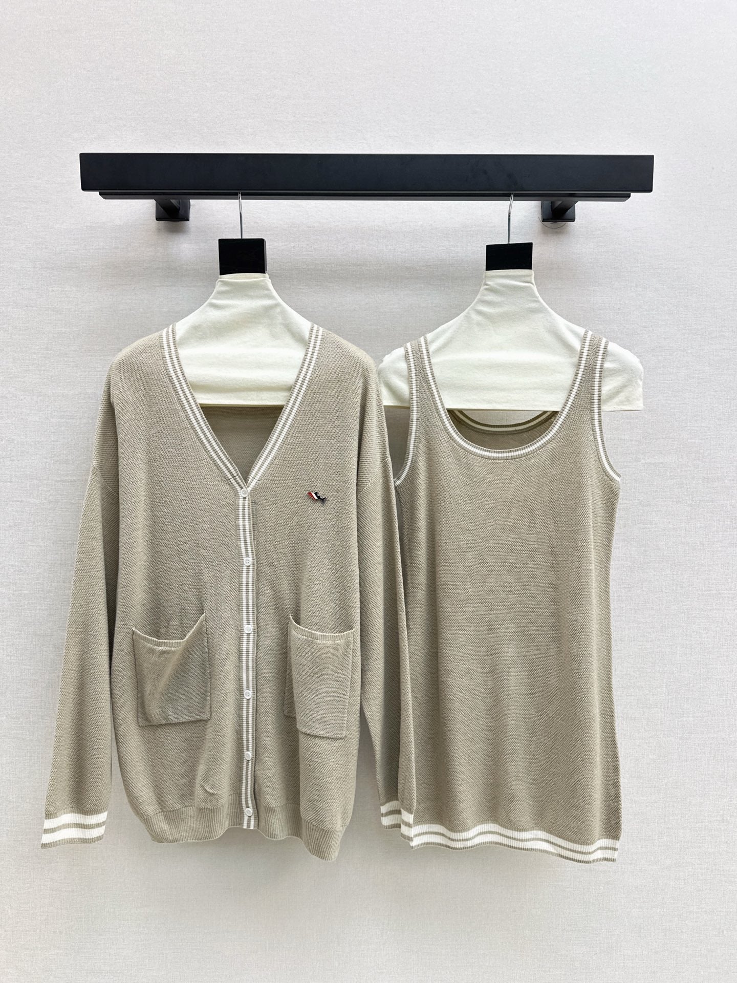Thom 25fw knitted vest cardigan set