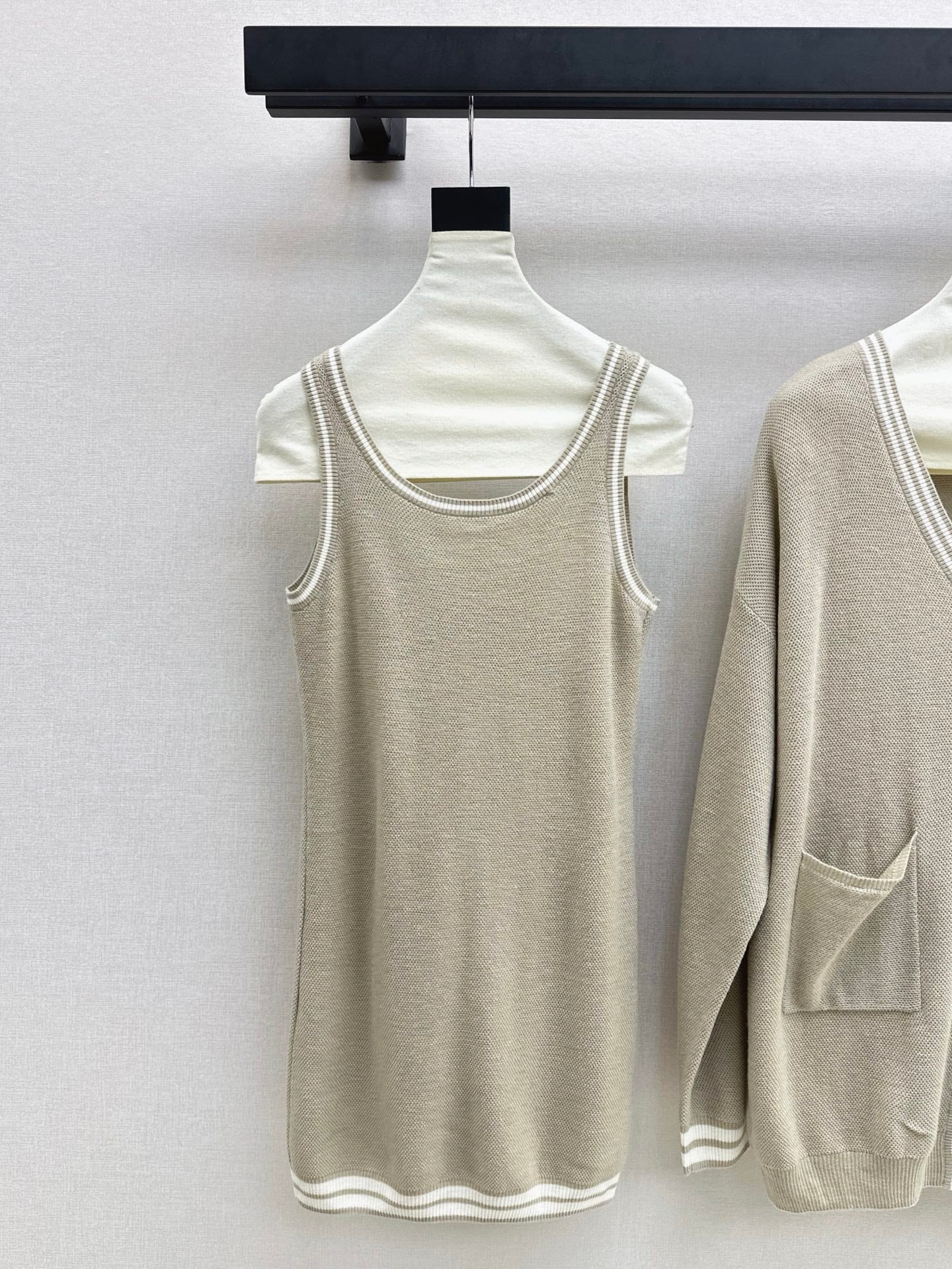 Thom 25fw knitted vest cardigan set