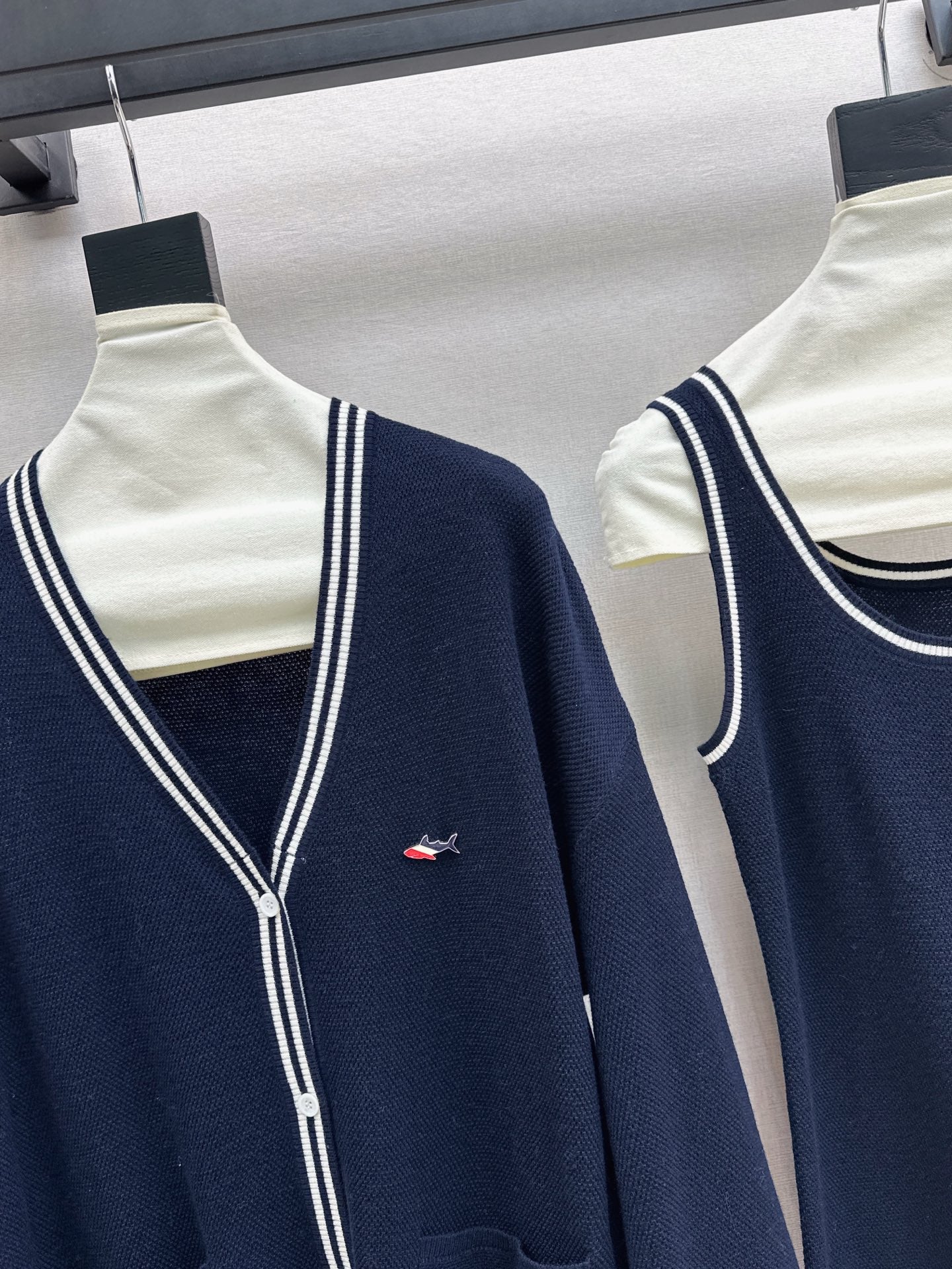 Thom 25fw knitted vest cardigan set