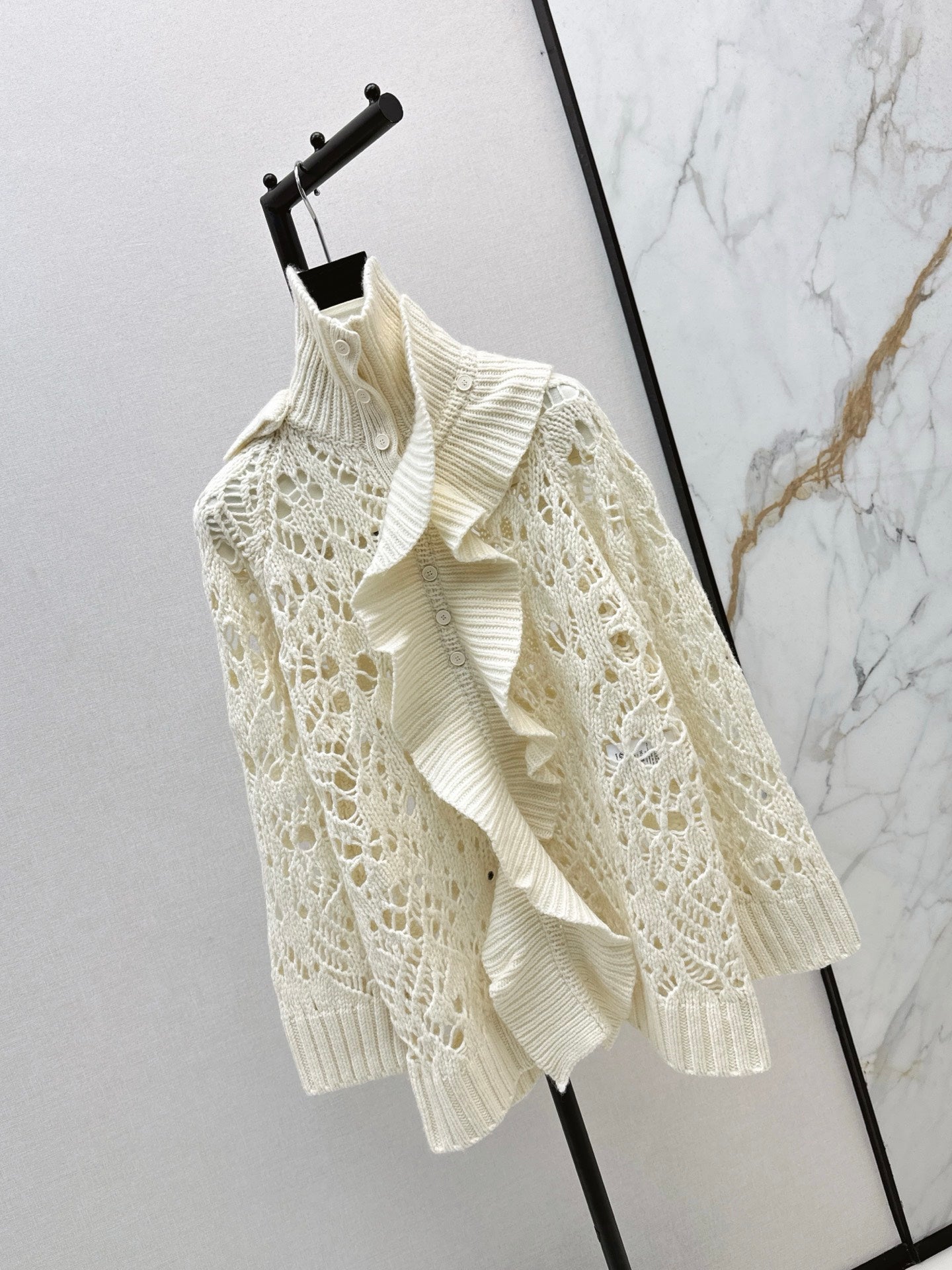 CD 25fw ruffled sweater