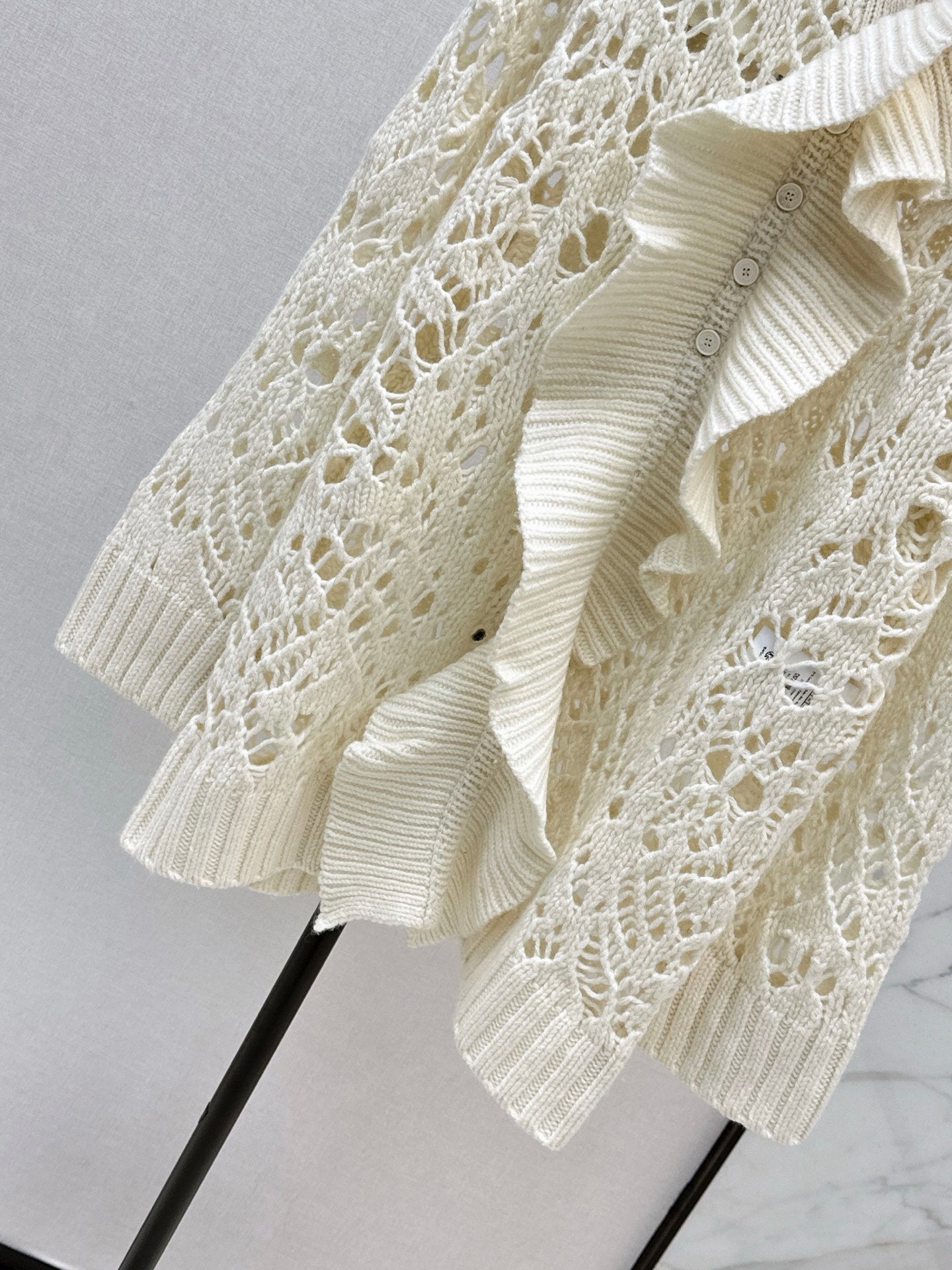 CD 25fw ruffled sweater