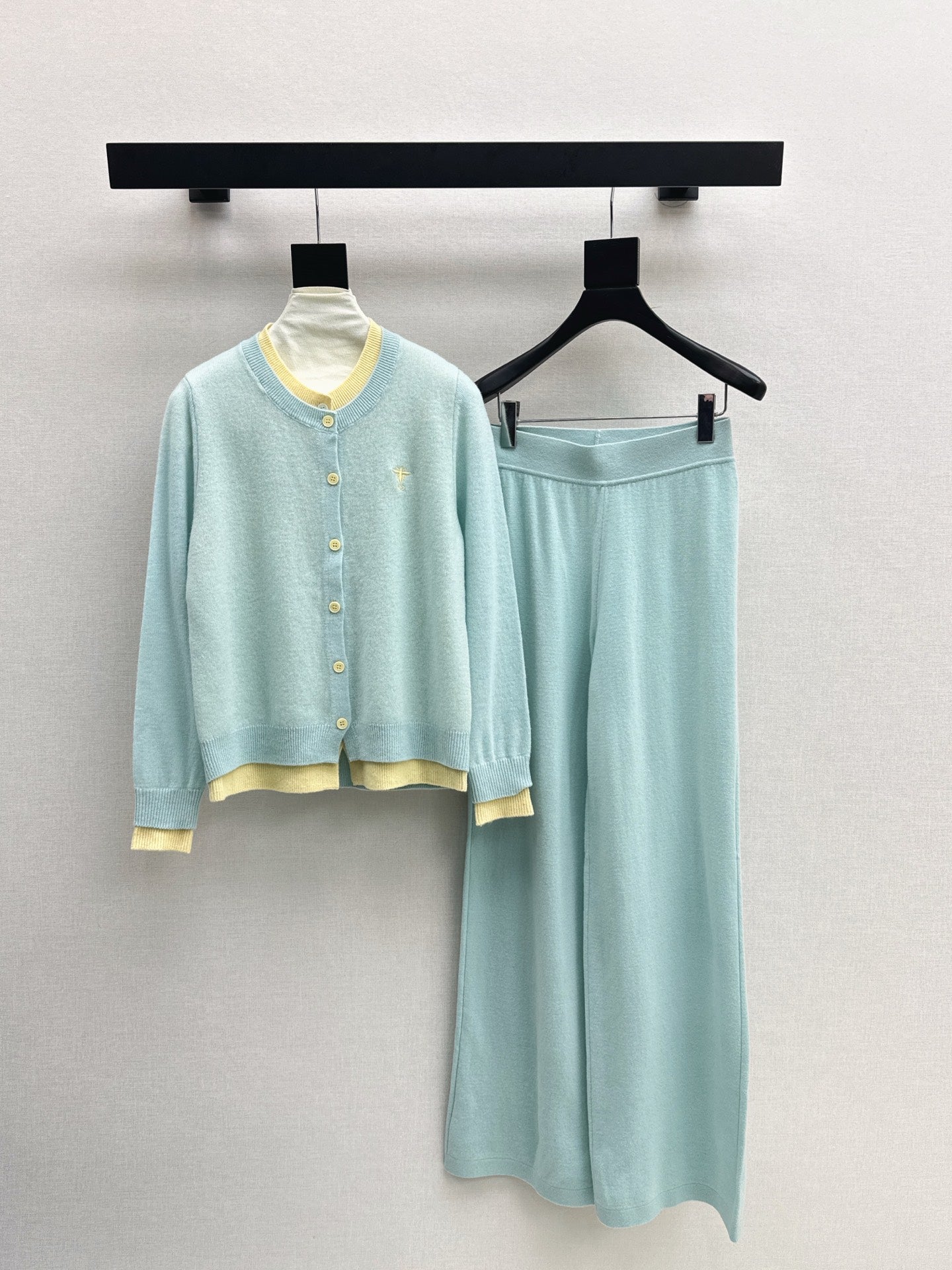CD 25fw knitted suit
