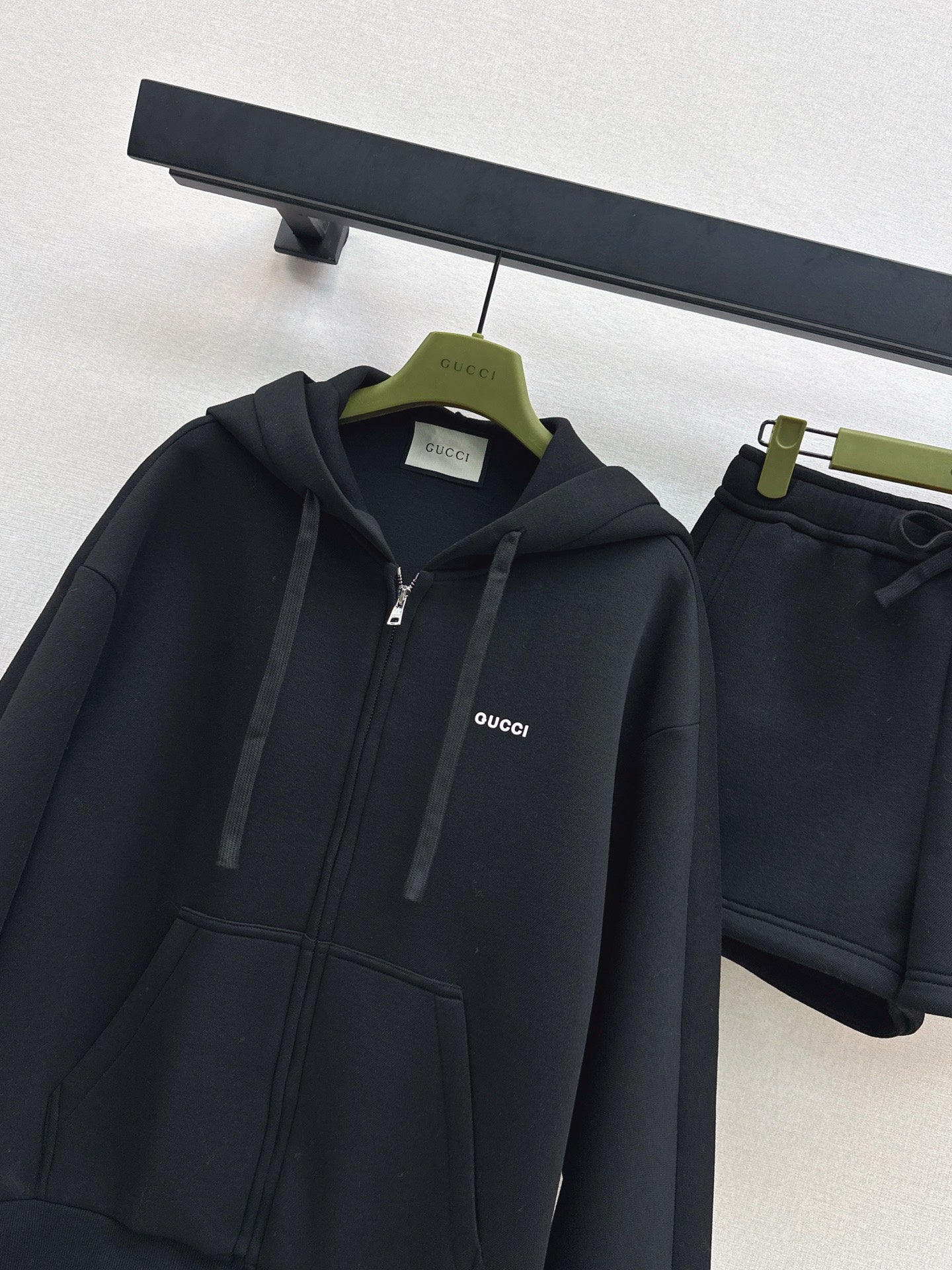 Gucc 25fw tracksuit