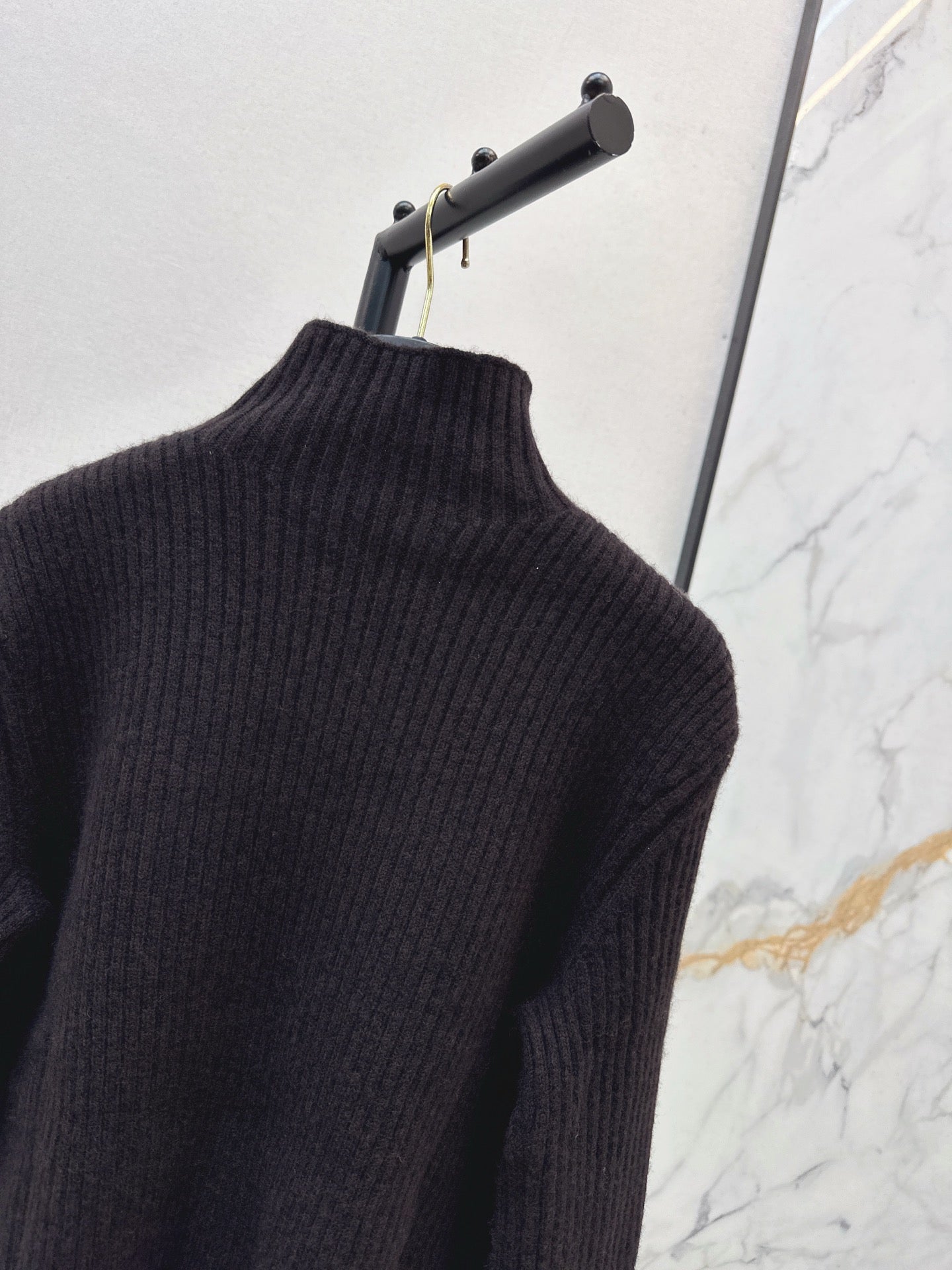 Her 25fw wool sweater