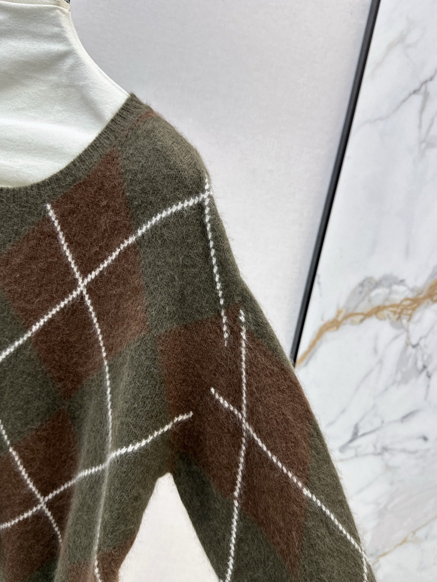 Loro 25fw plaid sweater
