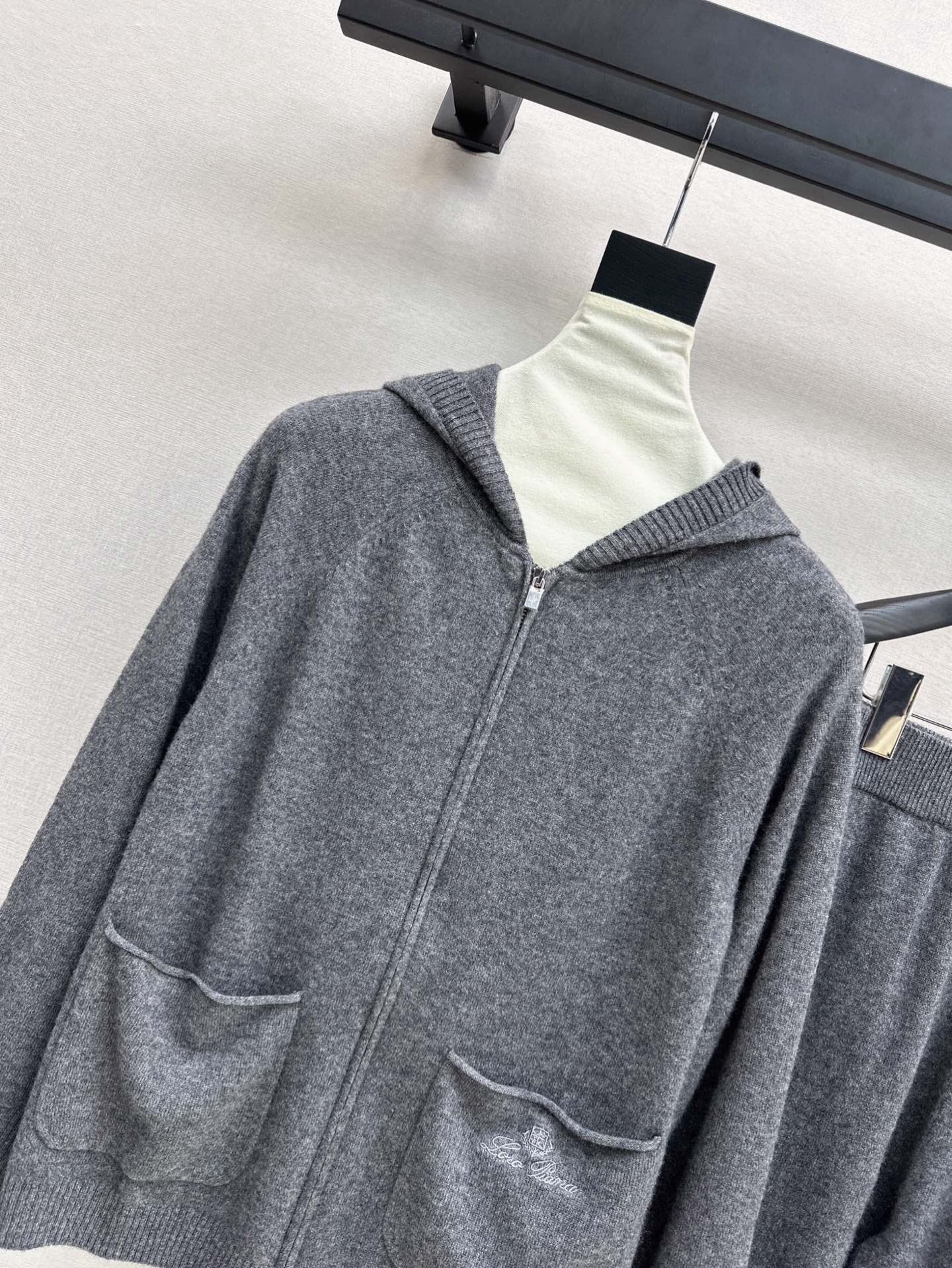Loro 25fw cashmere suit