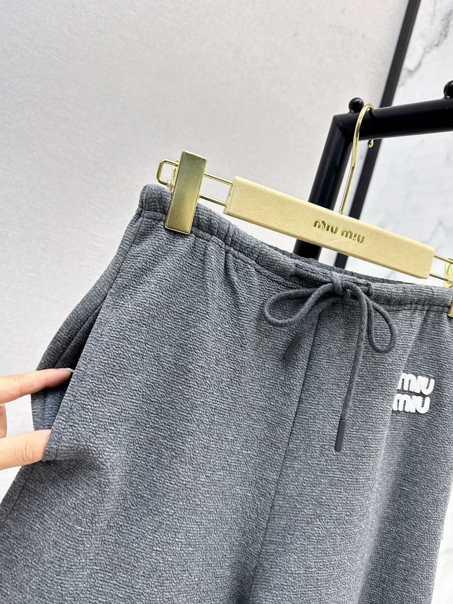 Miu 25fw sweatpants