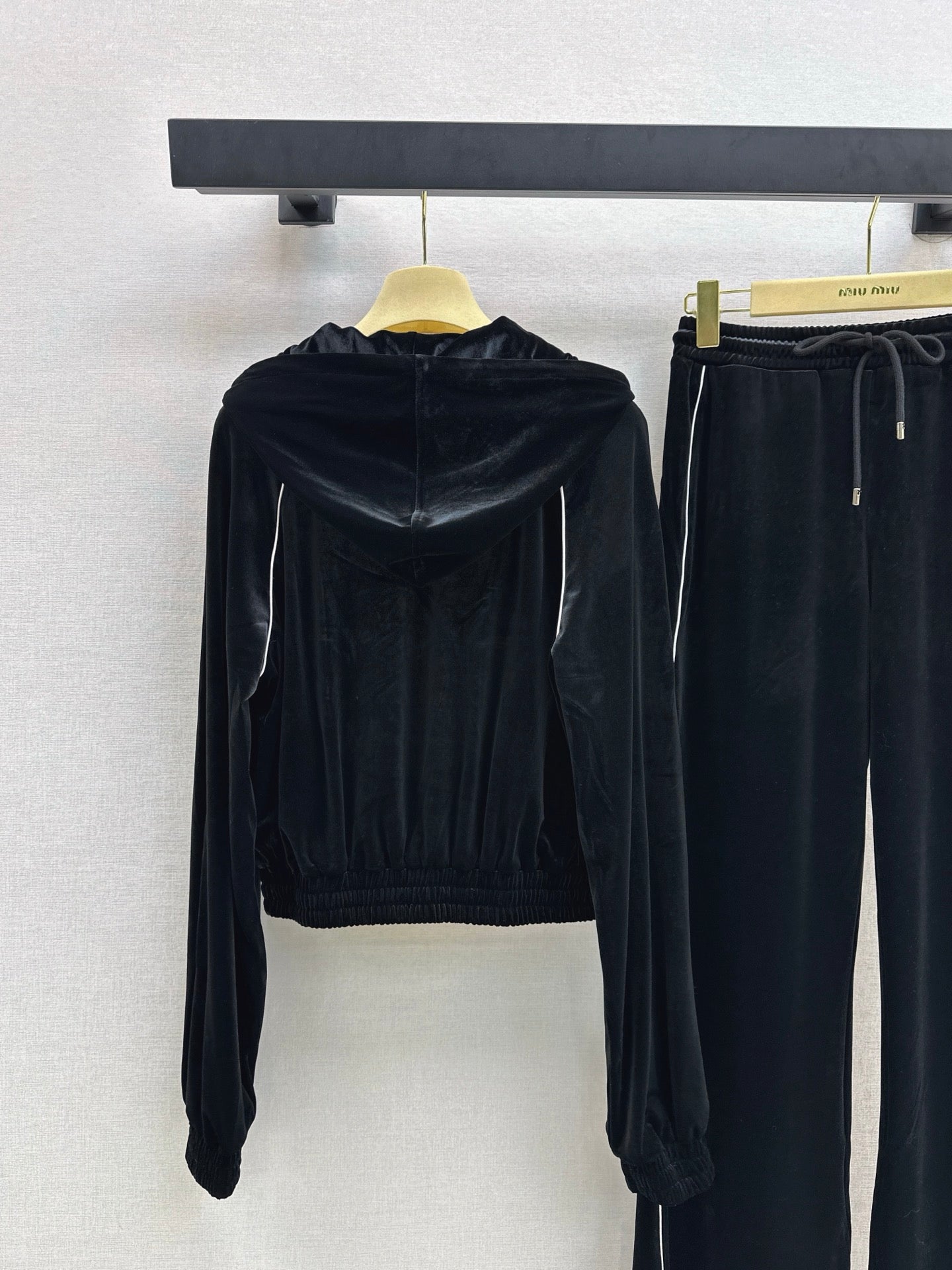 Miu 25fw velvet suit