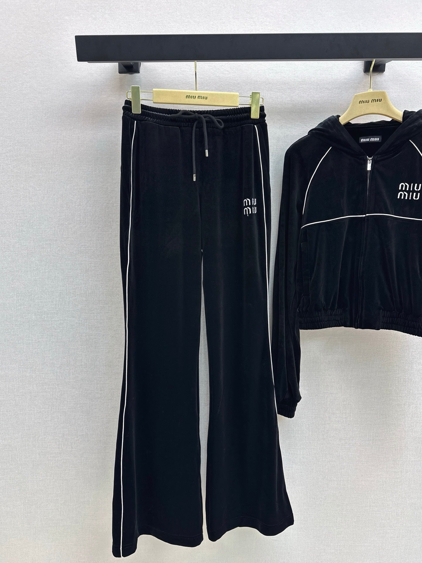 Miu 25fw velvet suit