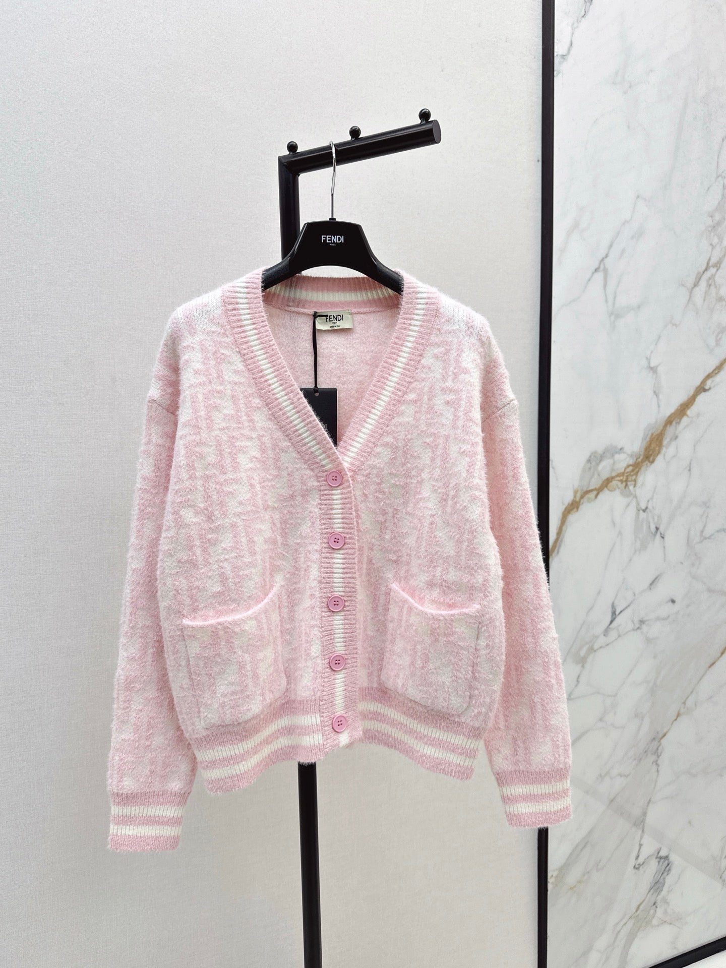 Fen 25fw cardigan