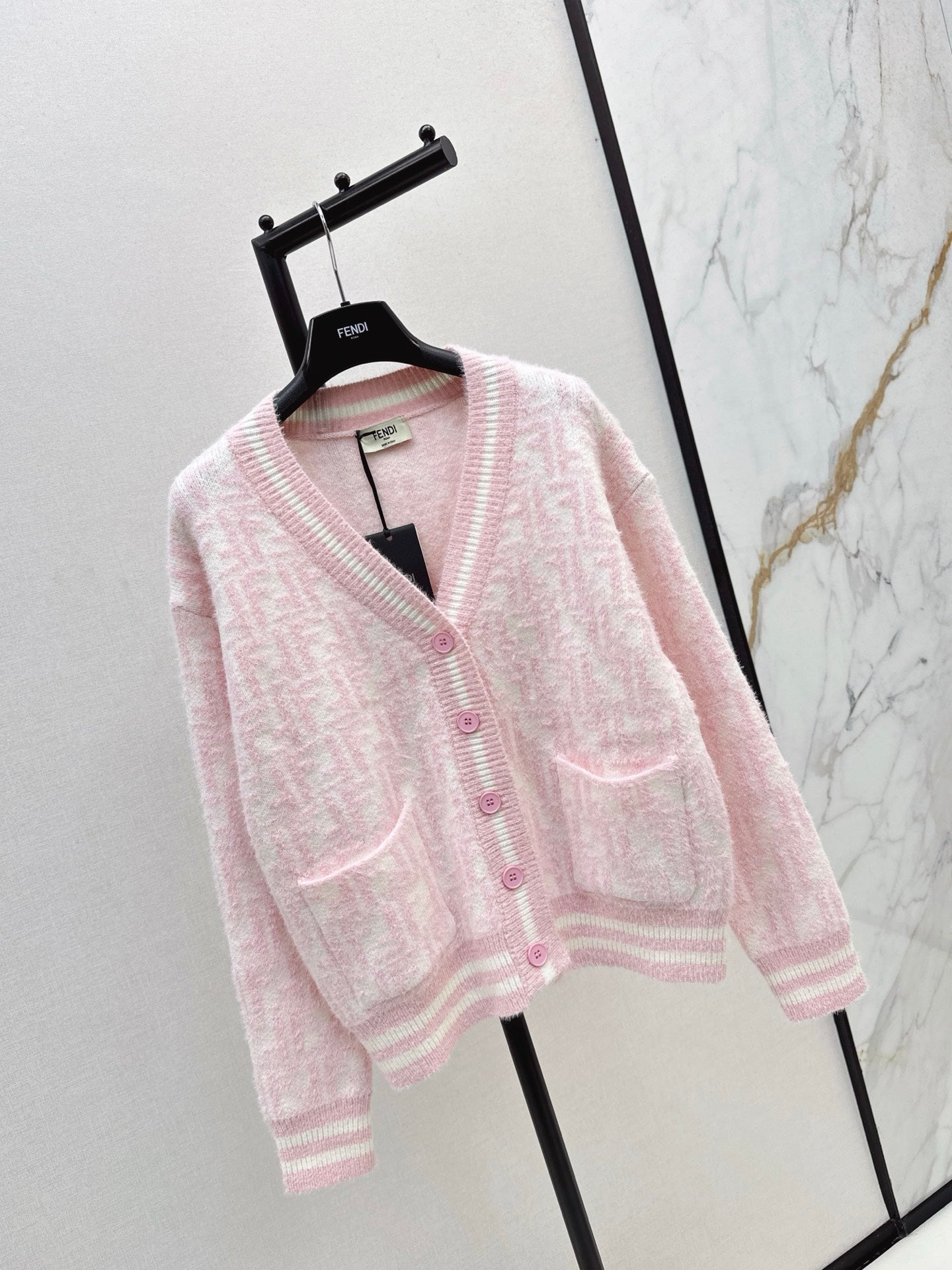 Fen 25fw cardigan