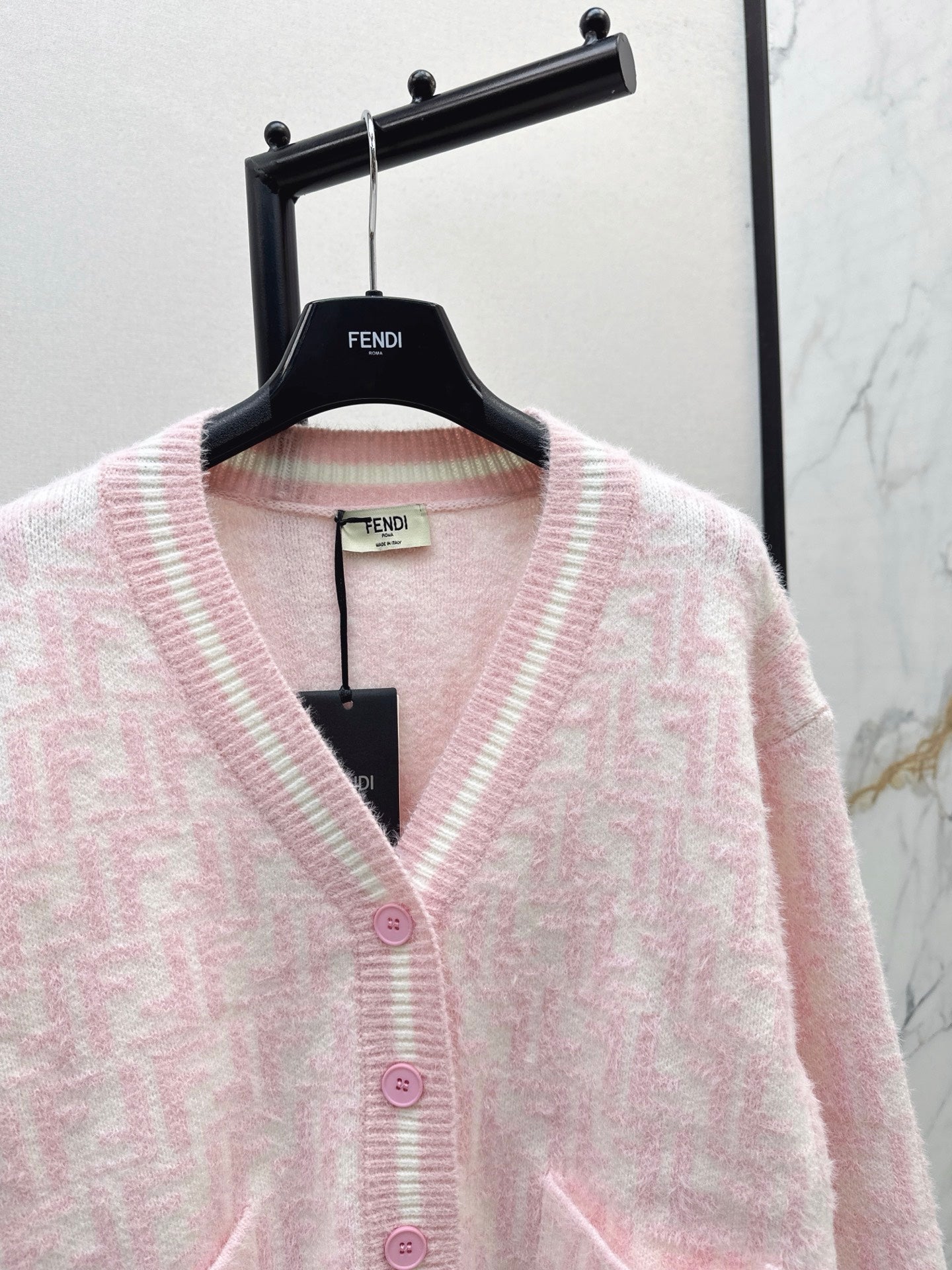 Fen 25fw cardigan