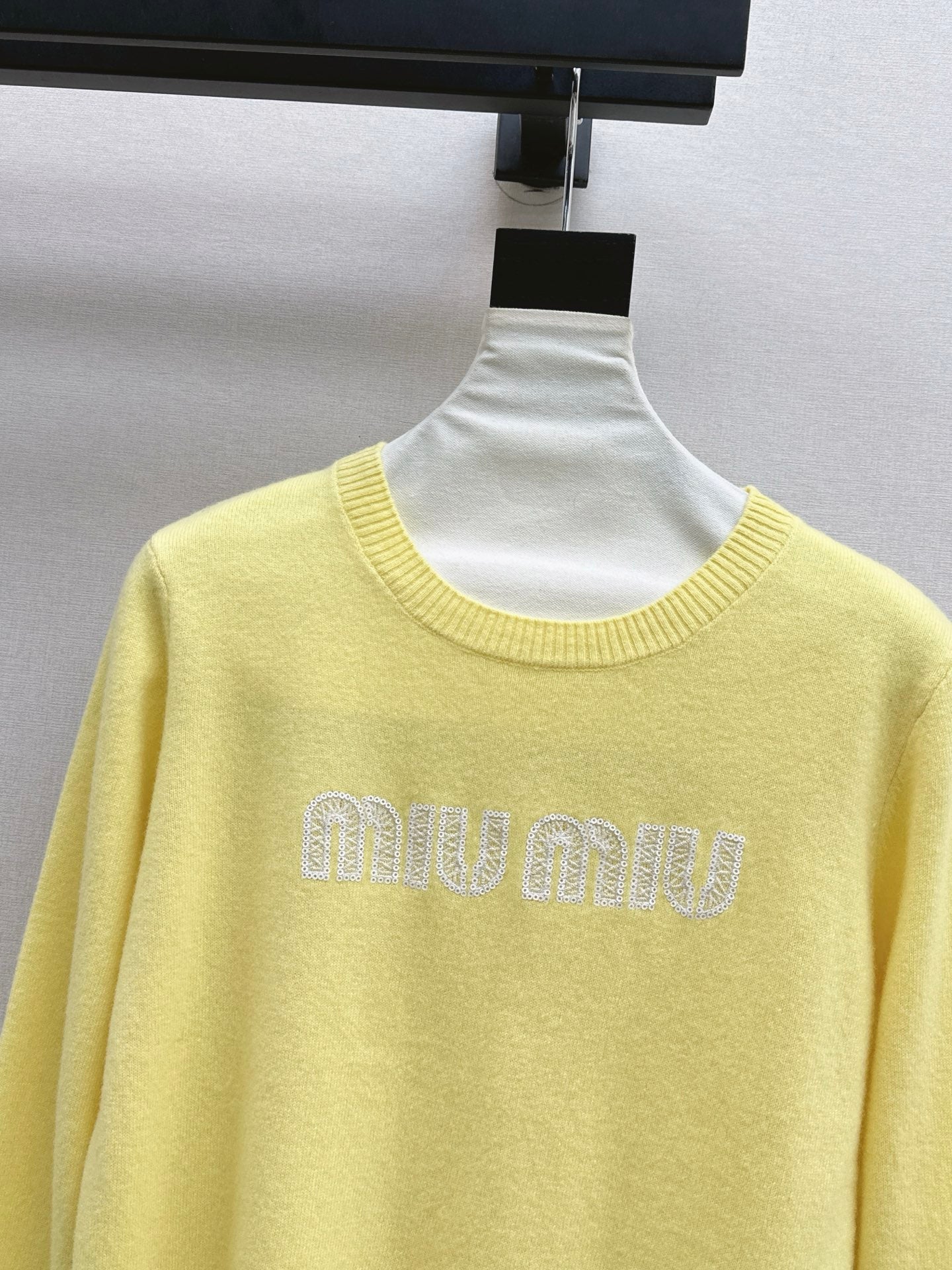 Miu 25fw sweater