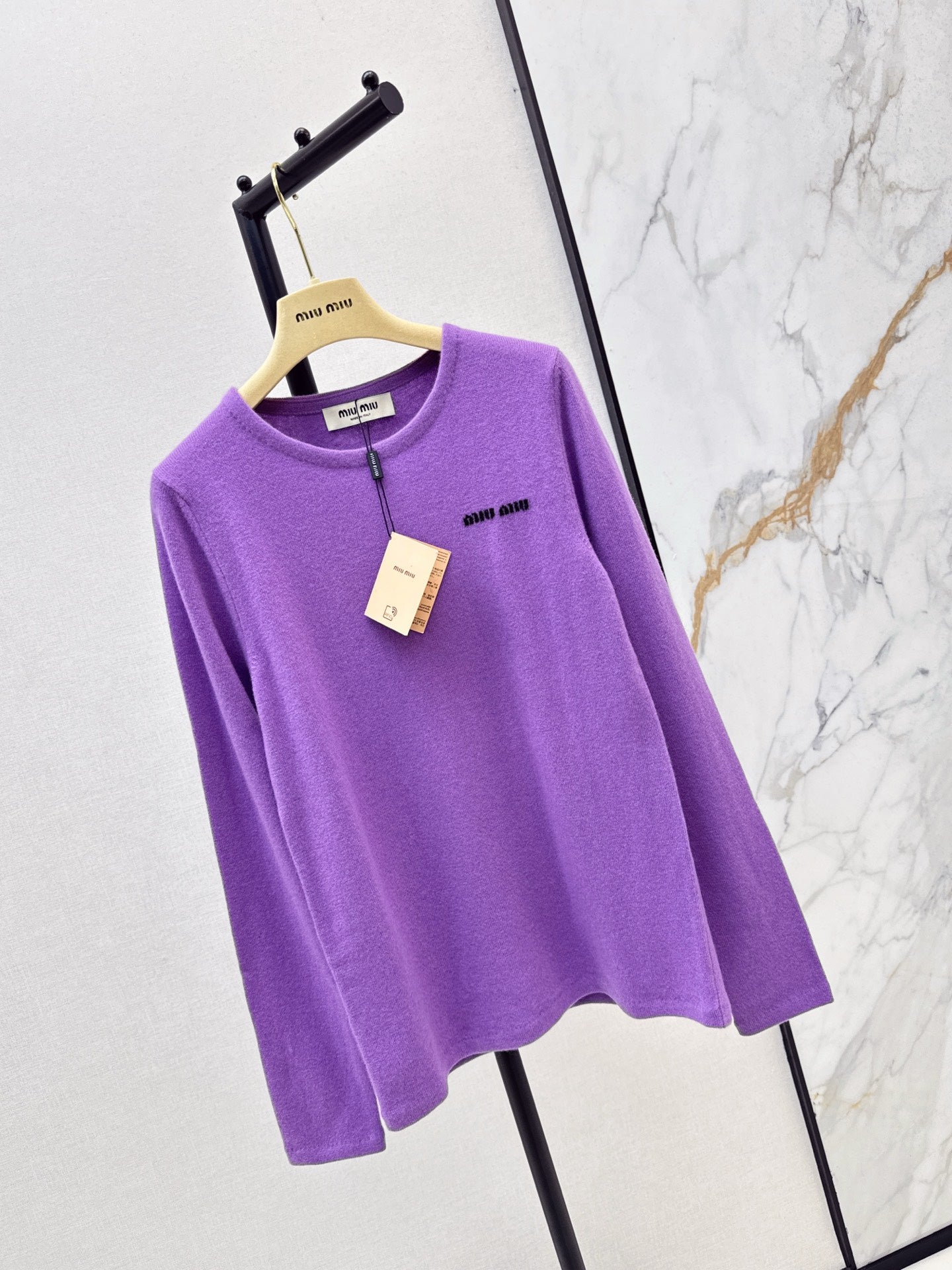Miu 25fw cashmere sweater
