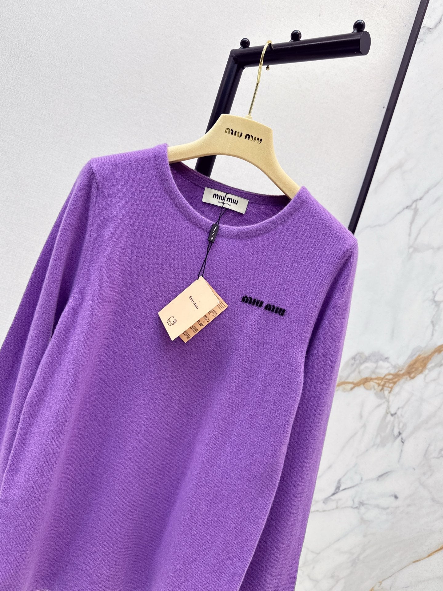 Miu 25fw cashmere sweater