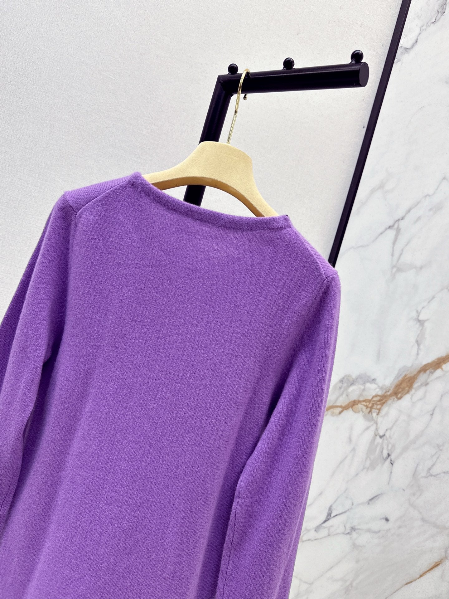 Miu 25fw cashmere sweater