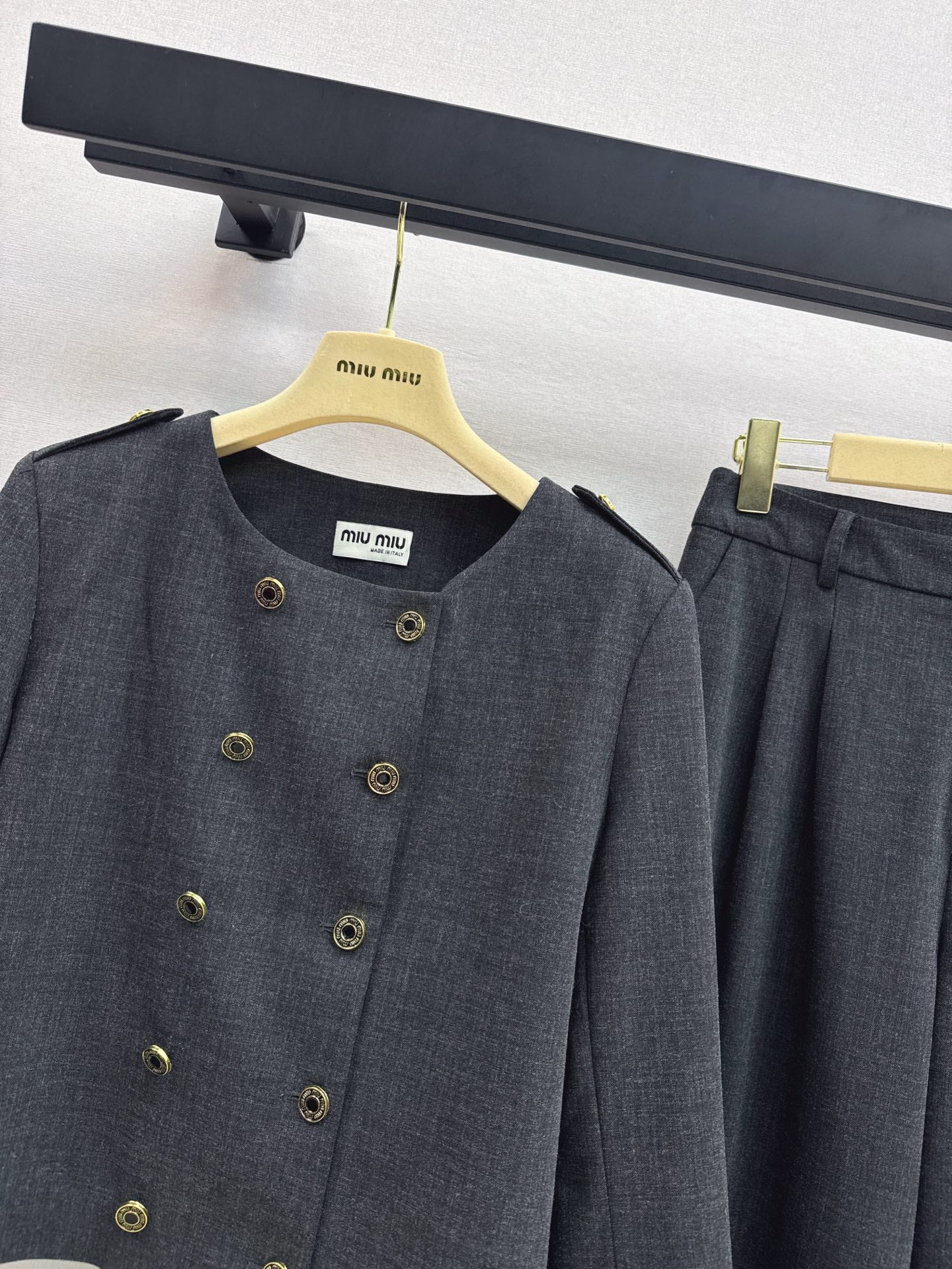 Miu 25fw OL suit