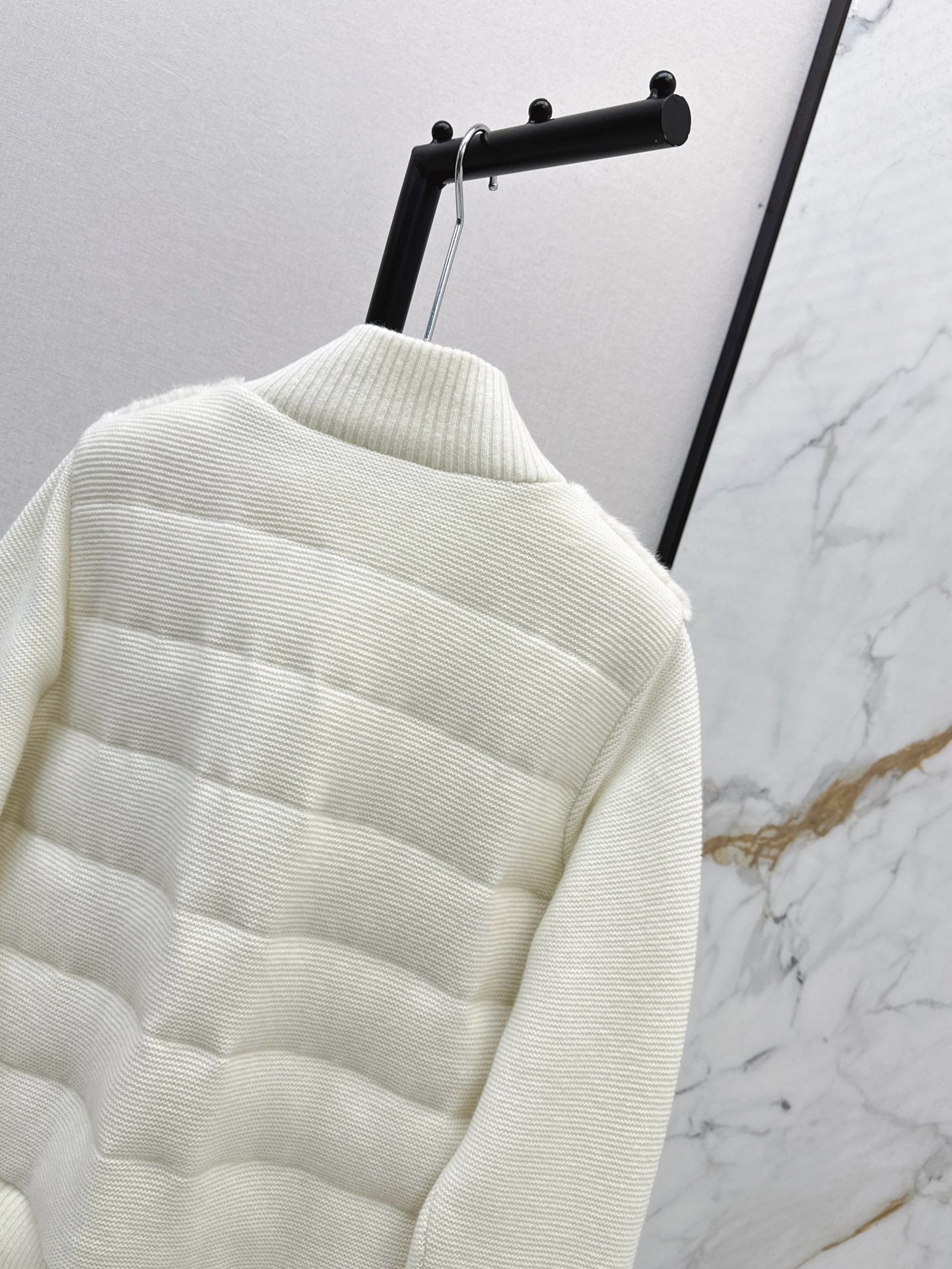 Loro 25fw down jacket
