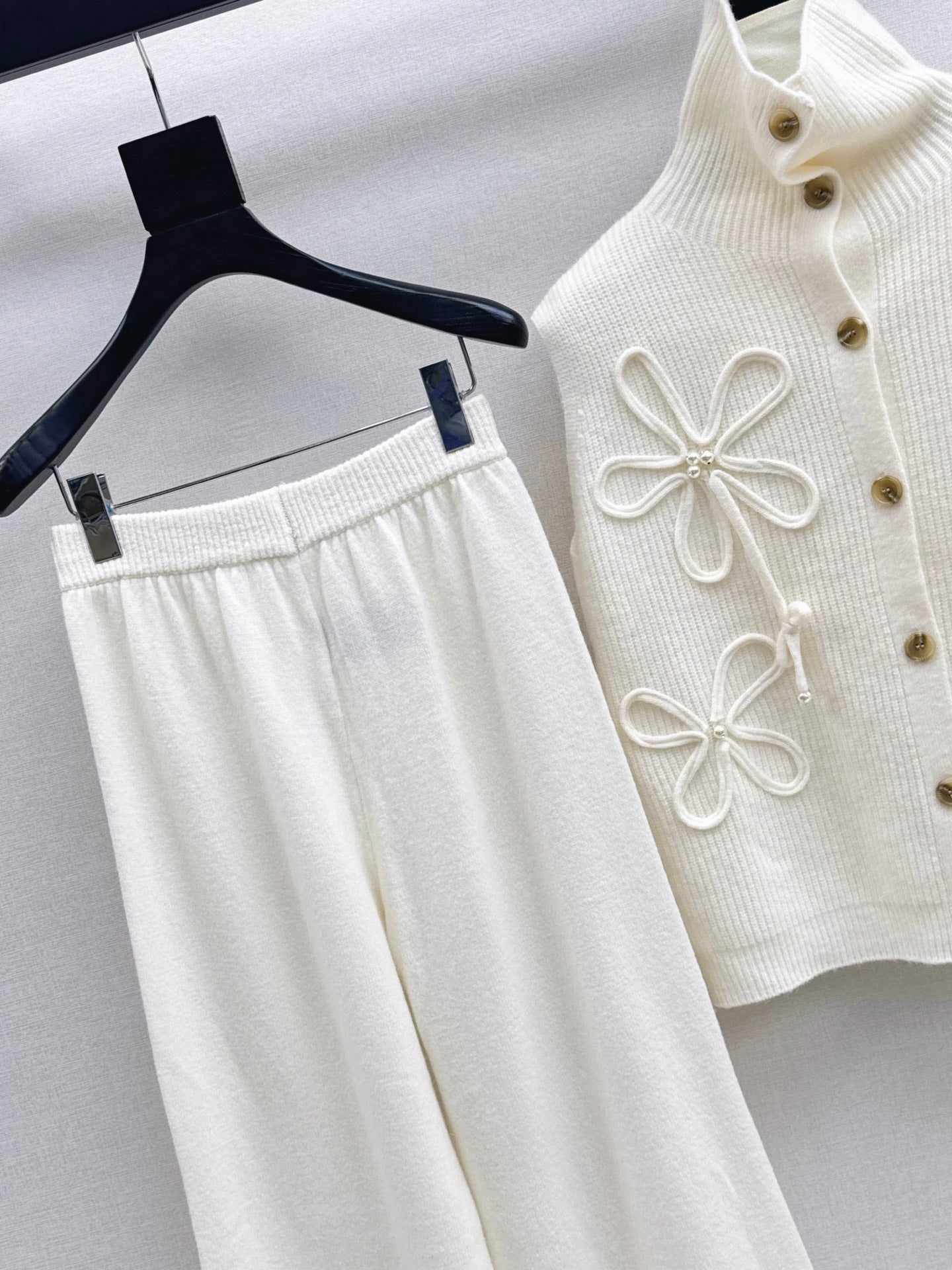 Chan 25fw sleeveless suit
