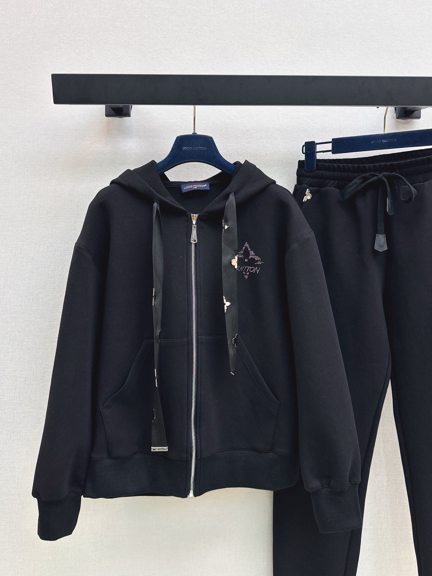 Loui 25fw outfit sets