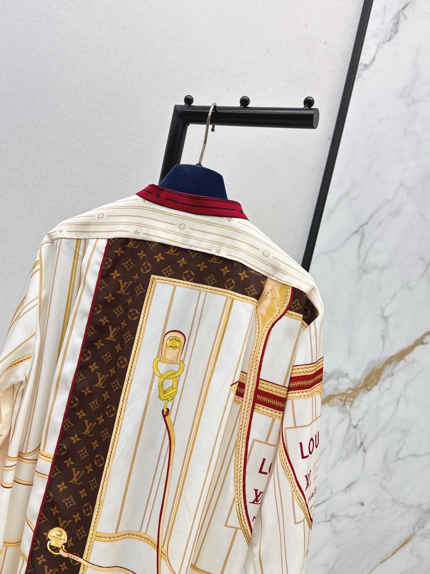 Loui 25fw print shirt