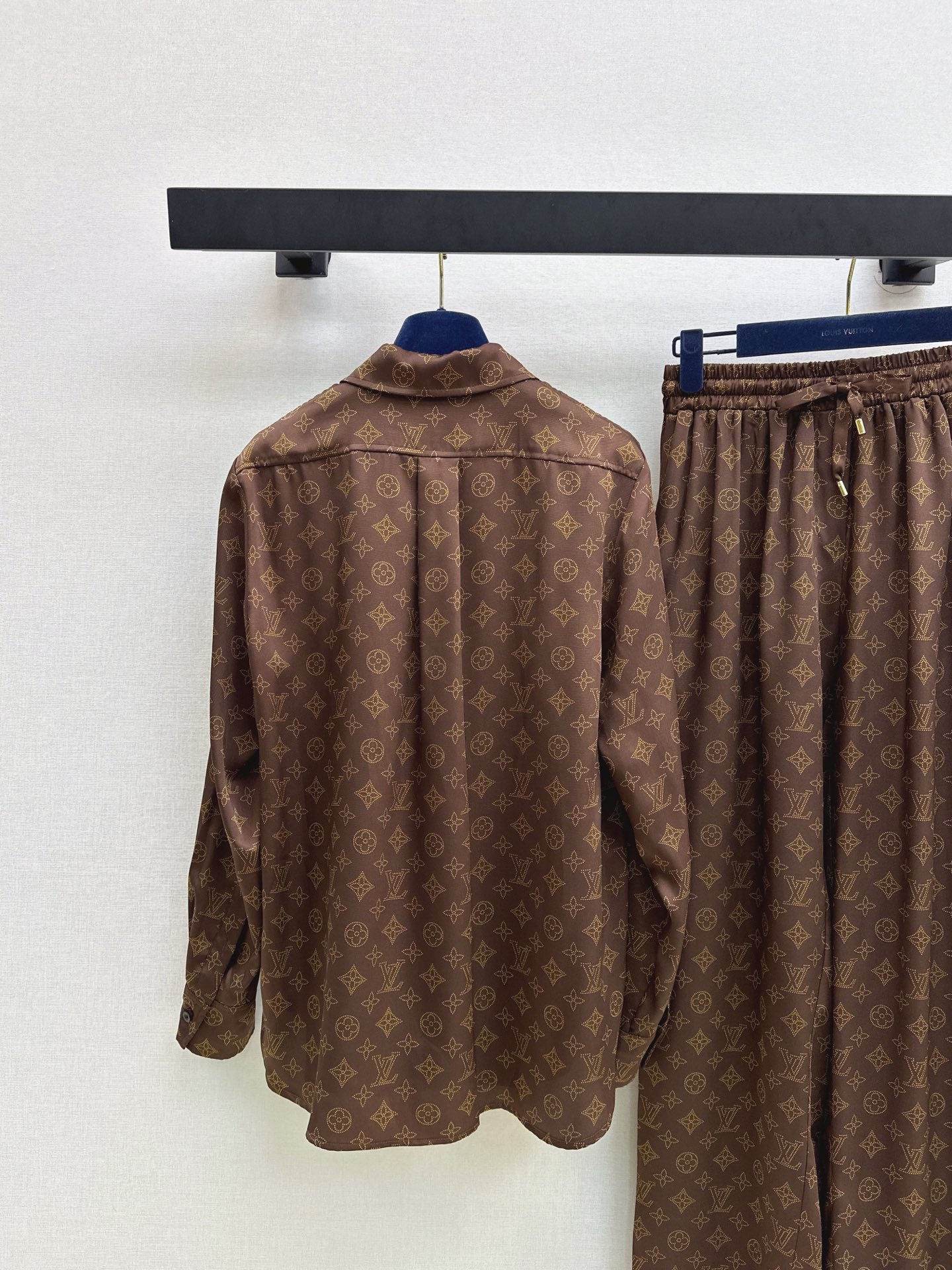 Loui 25fw pajamas suit