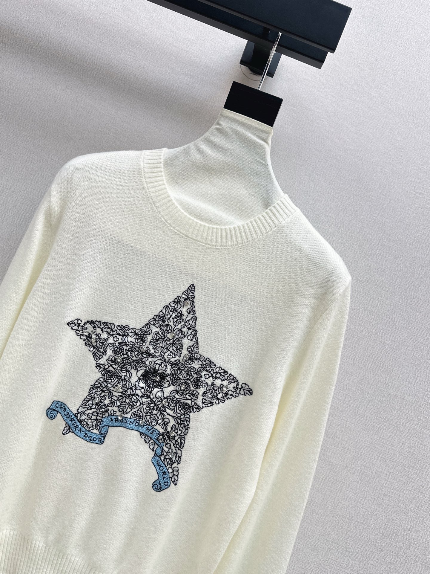 CD 25fw embroidered sweater