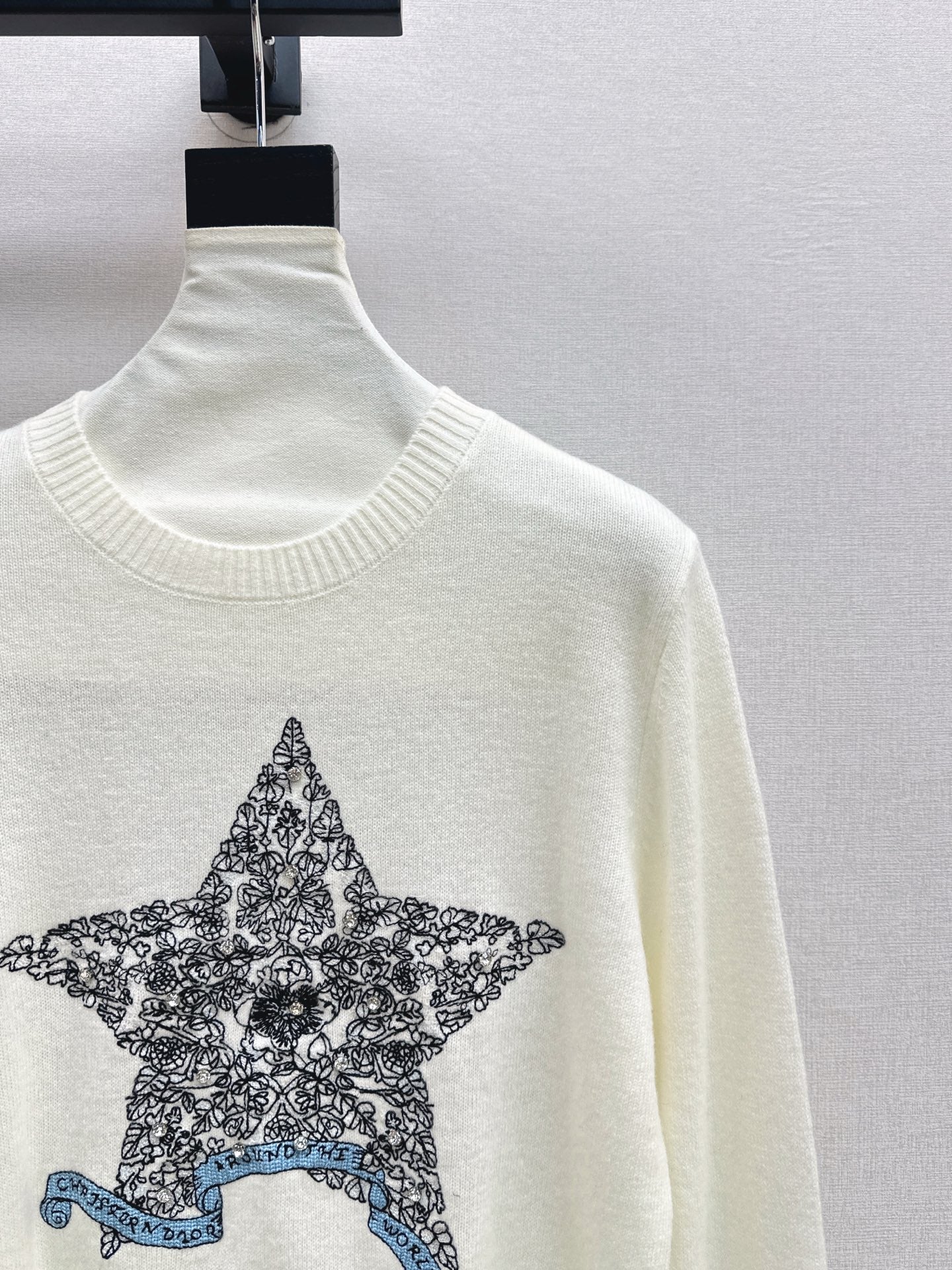 CD 25fw embroidered sweater