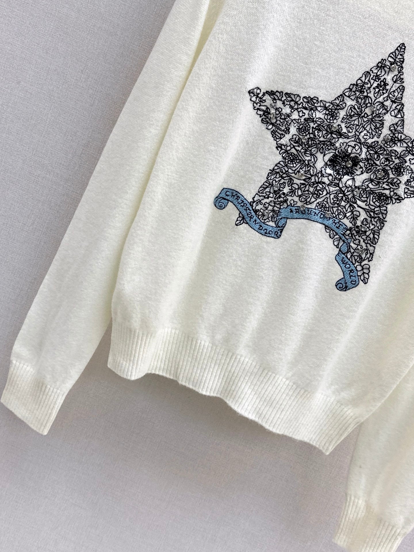 CD 25fw embroidered sweater