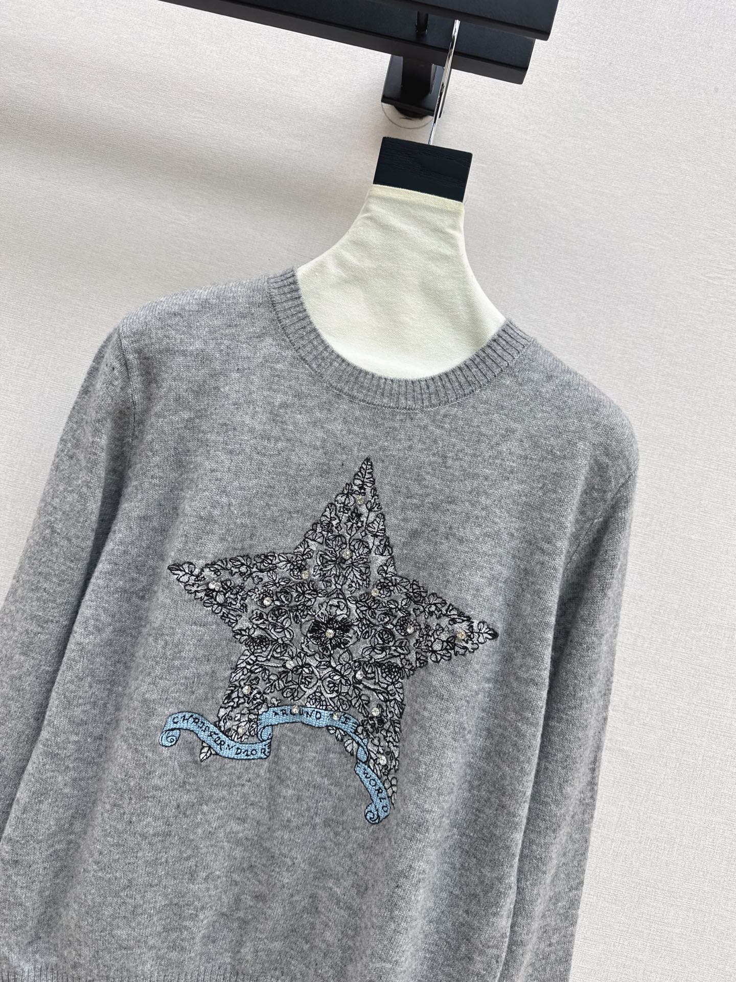 CD 25fw embroidered sweater