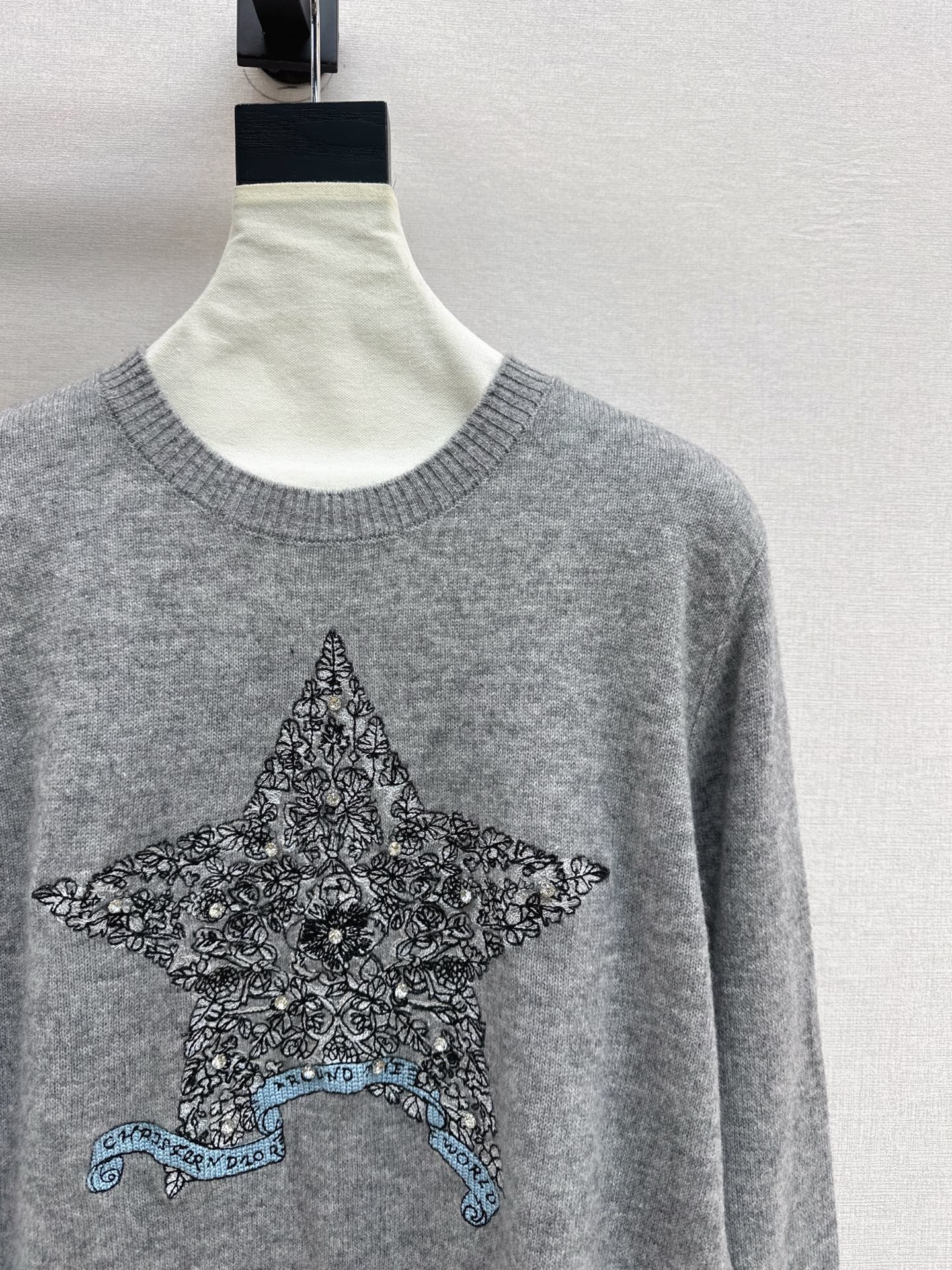 CD 25fw embroidered sweater