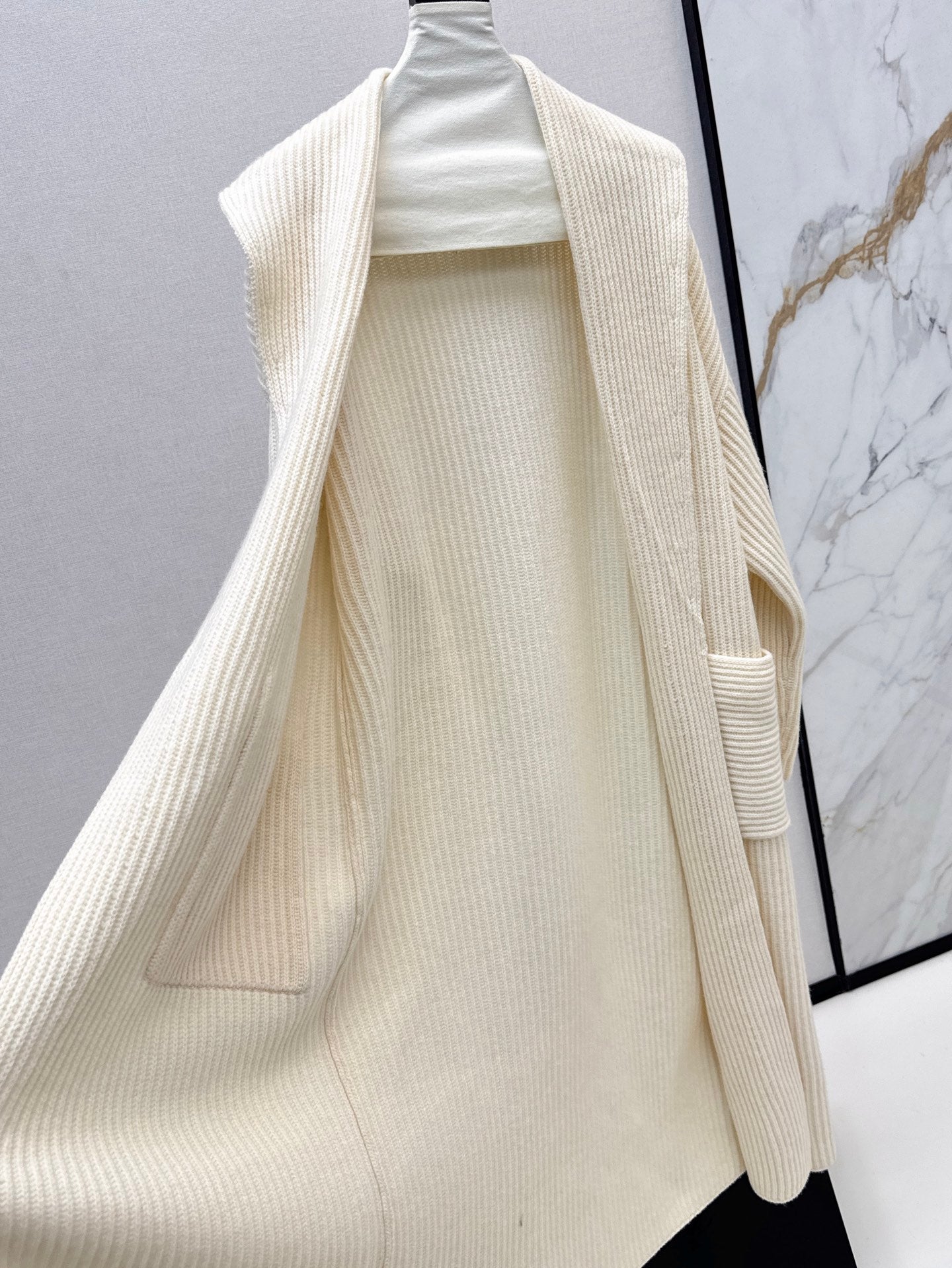 Brune 25fw knitted coat