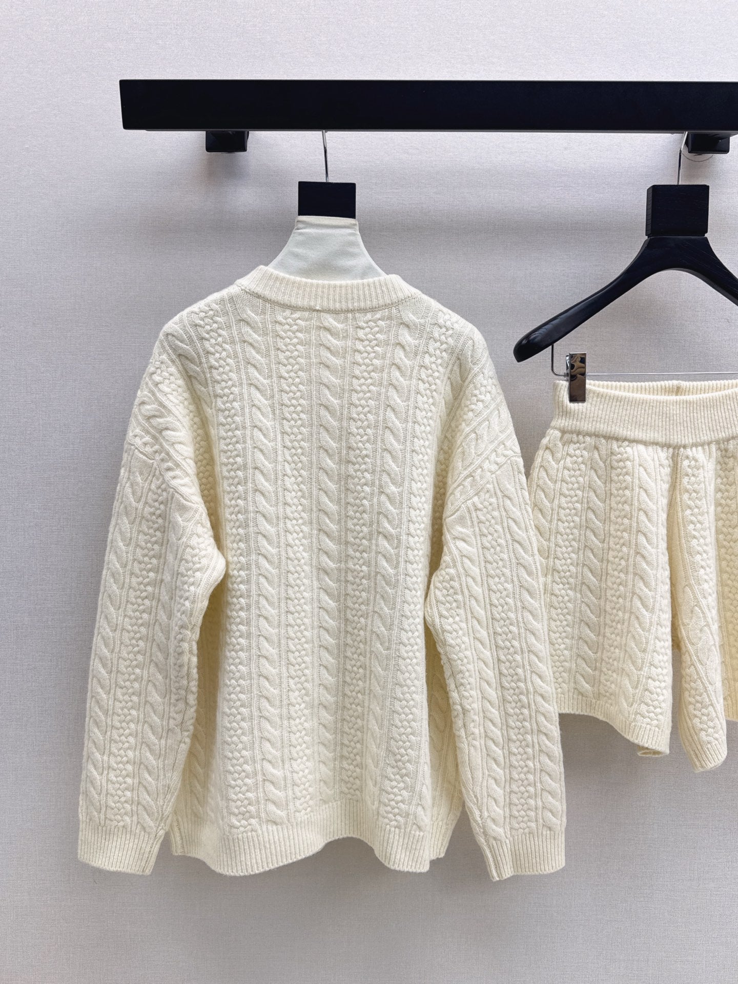 Loro 25fw cardigan short set
